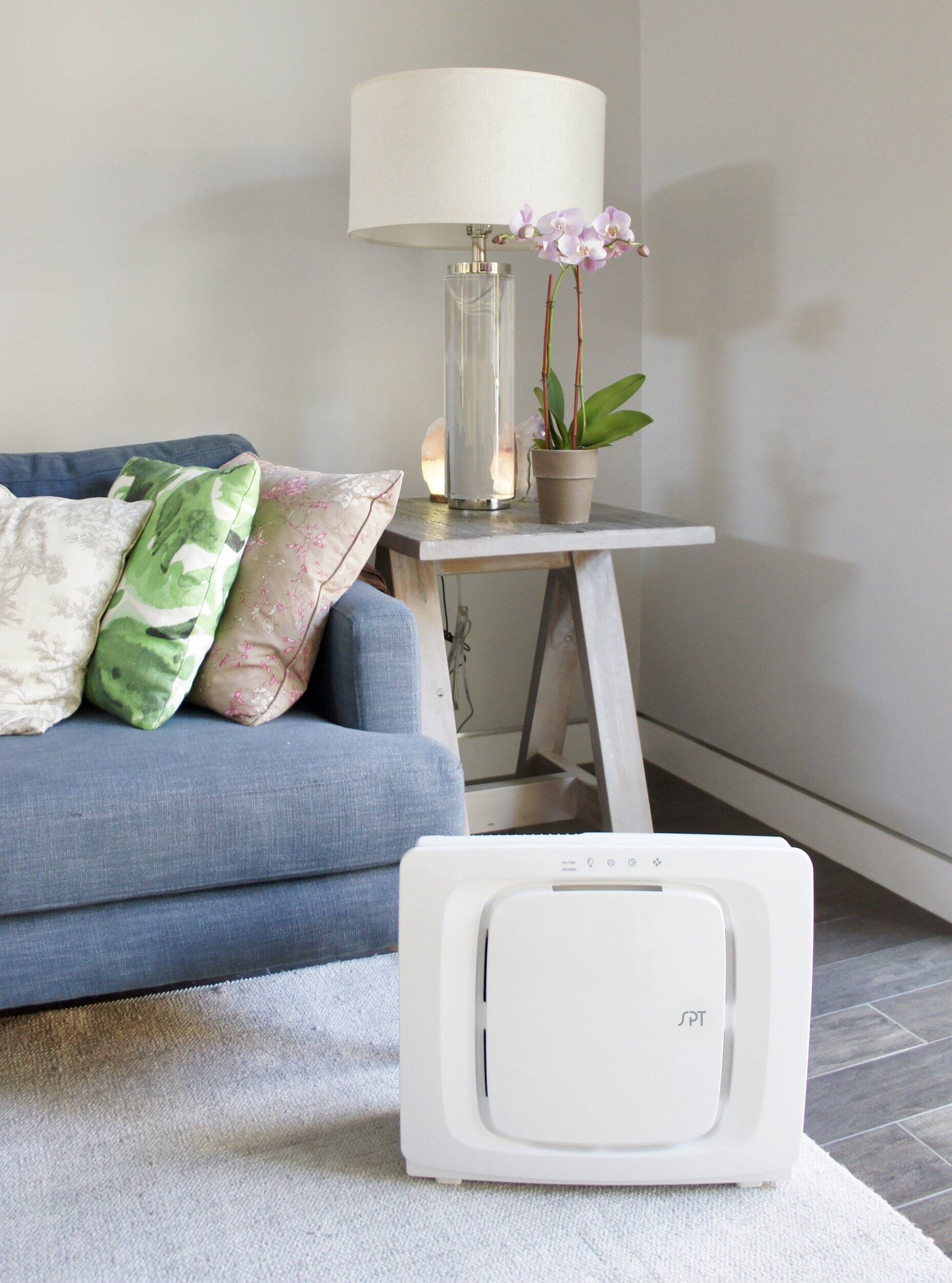 Alt View 1. SPT - HEPA Air Cleaner with Triple Filtration - White.