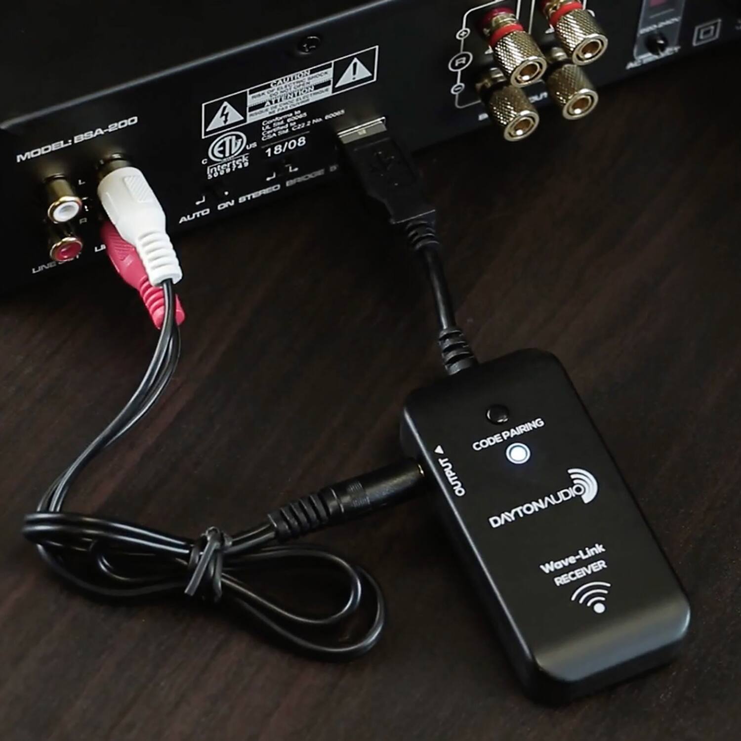 BSA-200 MODEL: L  
FUNCTION a 4 n ~ - a C  AE 18/08  
IHO TRS STEREO ON AUTO  
CODE PAIRING CODE OUTPUT  
DAYTONAUDIO Wave-Link RECEIVER