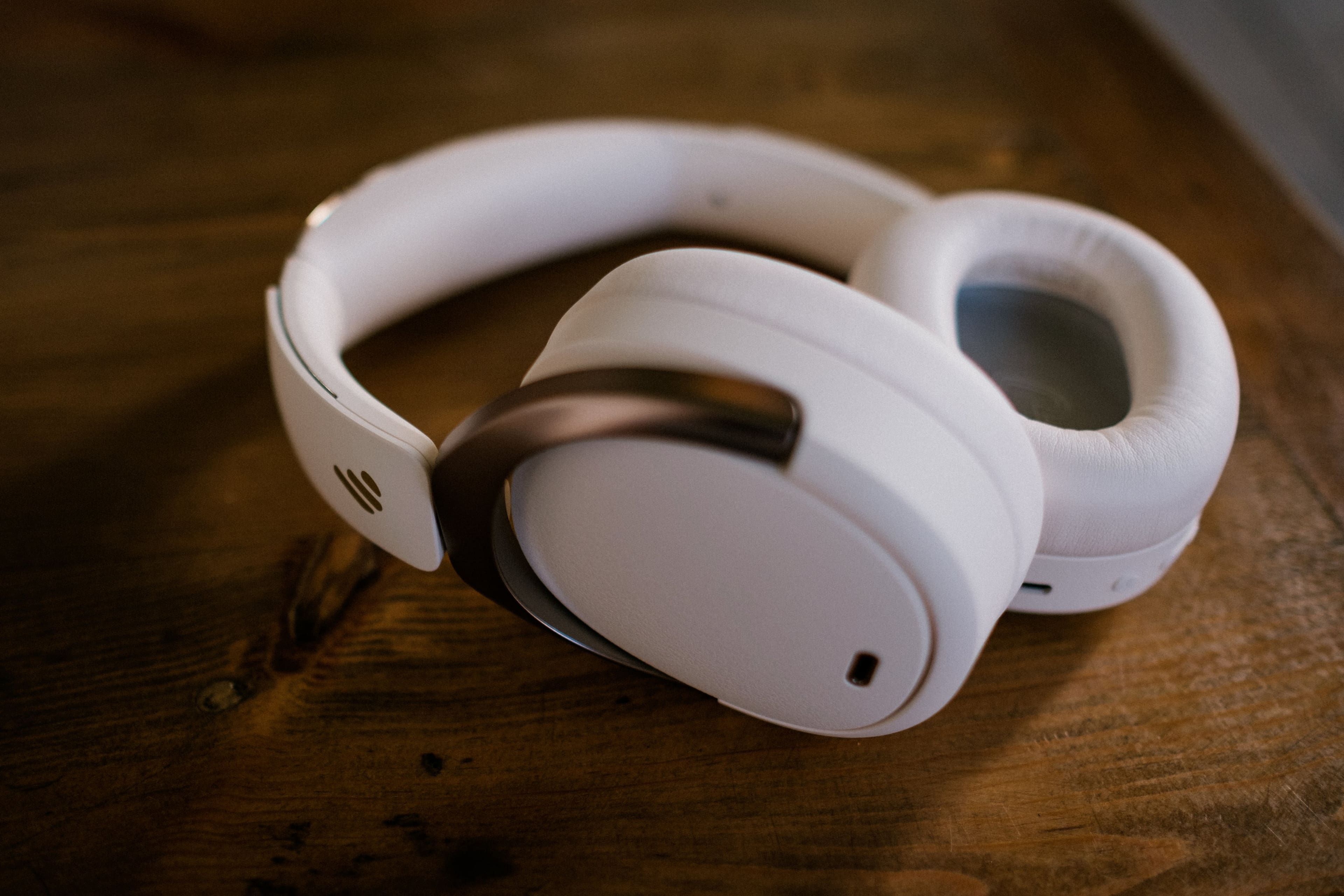 Edifier WH950NB Wireless Noise Cancelling Over Ear Headphones