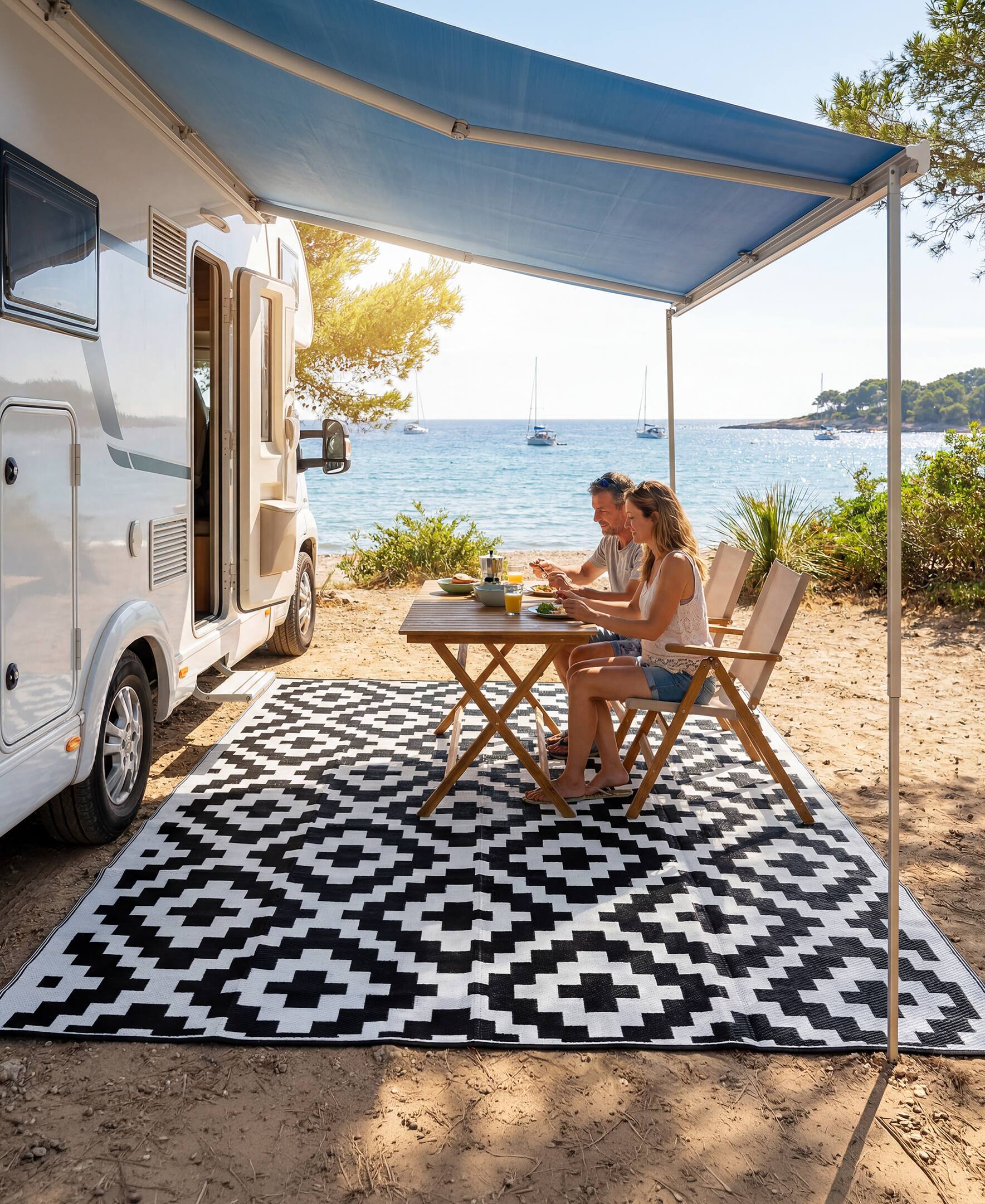 Angle. Sugift - Outdoor Mat Rug 5-ft x 8-ft Waterproof Reversible Polypropylene For Patio Porch Deck RV Camping - Black & White.