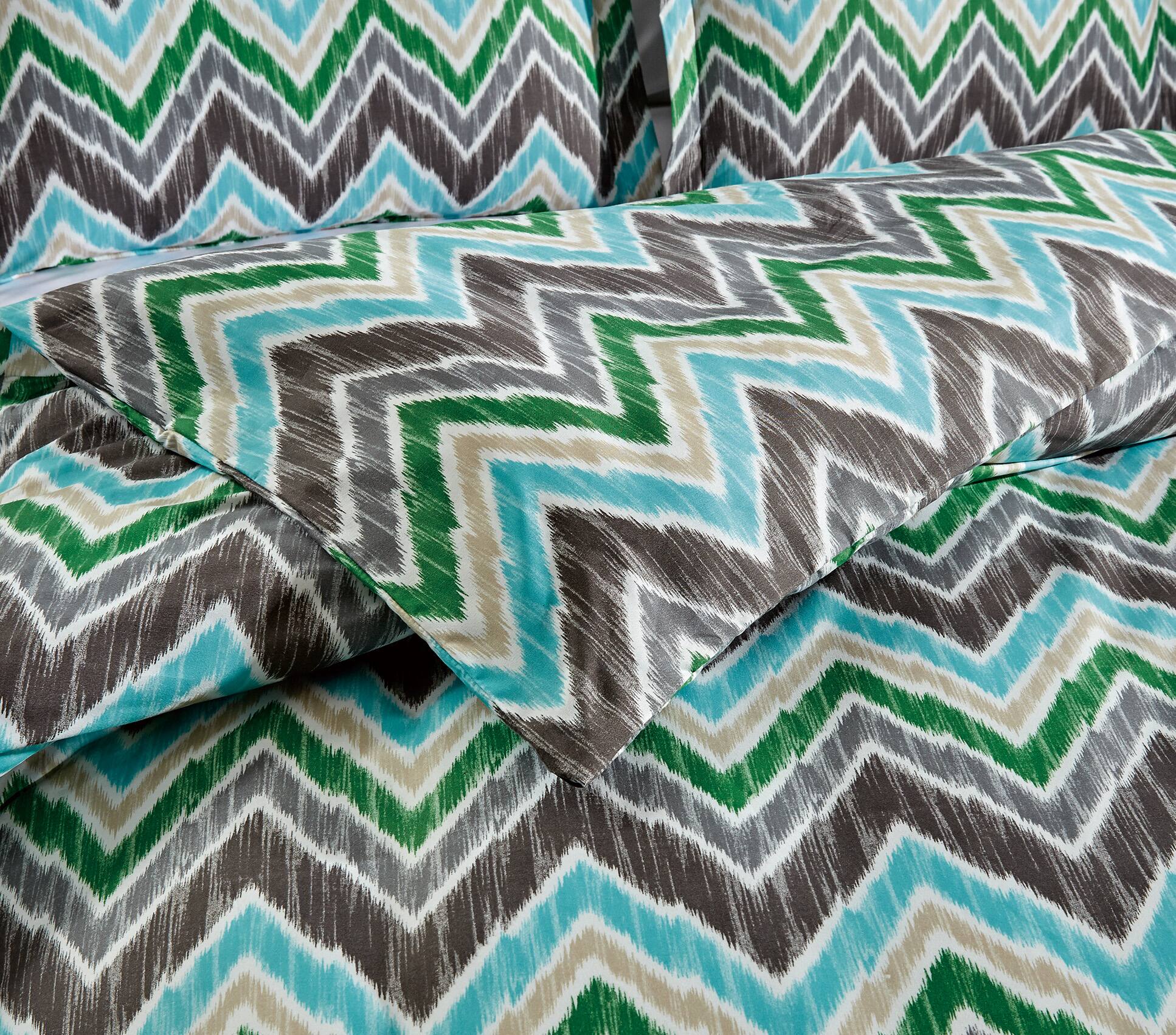 Left. Bibb Home - Bibb Home 4 pc Duvet & Down Alternative Comforter Set - Darcy.
