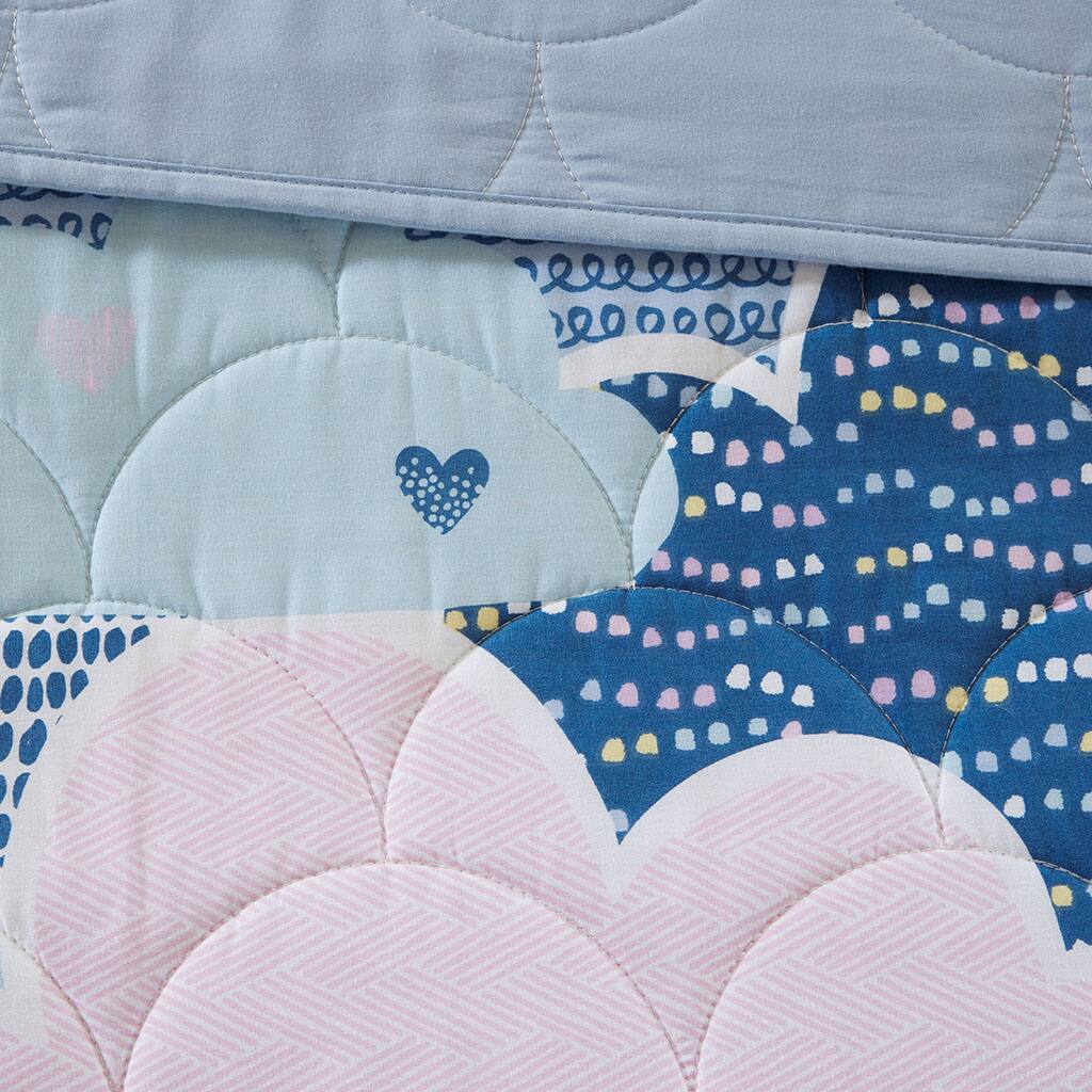 Alt View 5. Gracie Mills - Gracie Mills Eowyn Whimsical Cloud 5-Piece Reversible Cotton Quilt Set with Decorative Pillows - Blue.