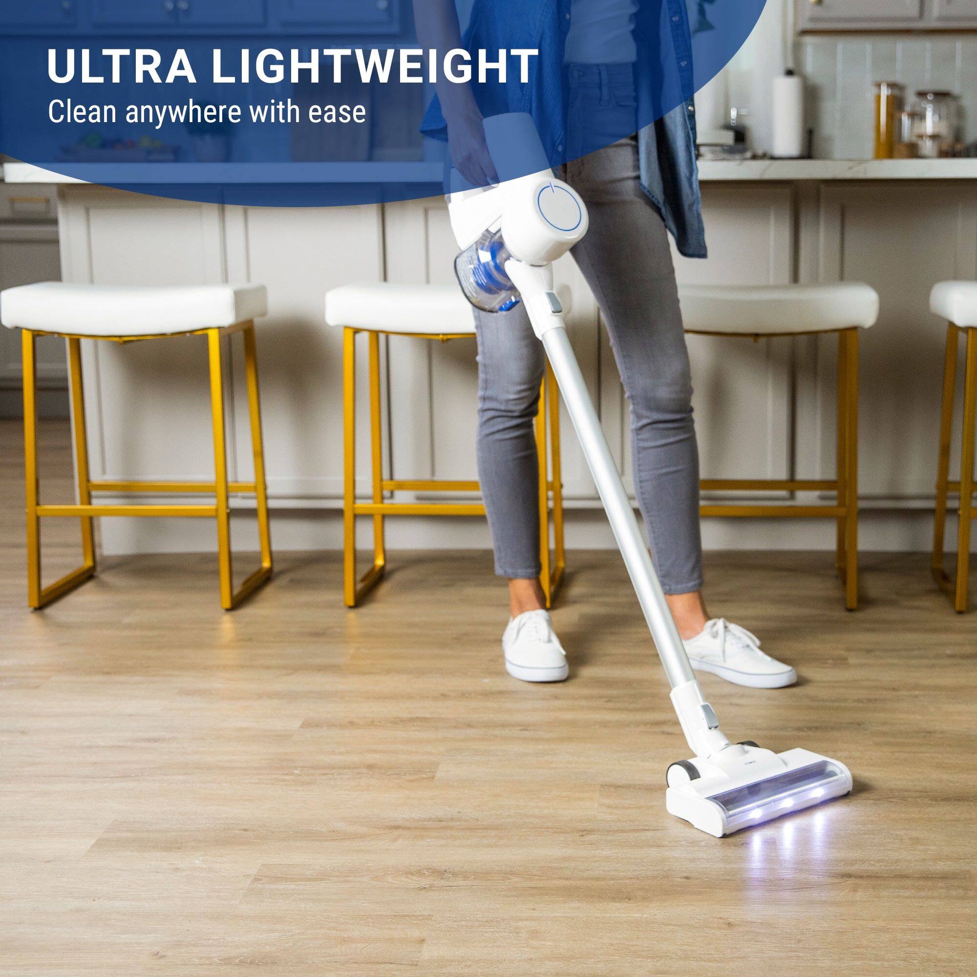 ULTRA LIGHTWEIGHT  
Clean anywhere with ease