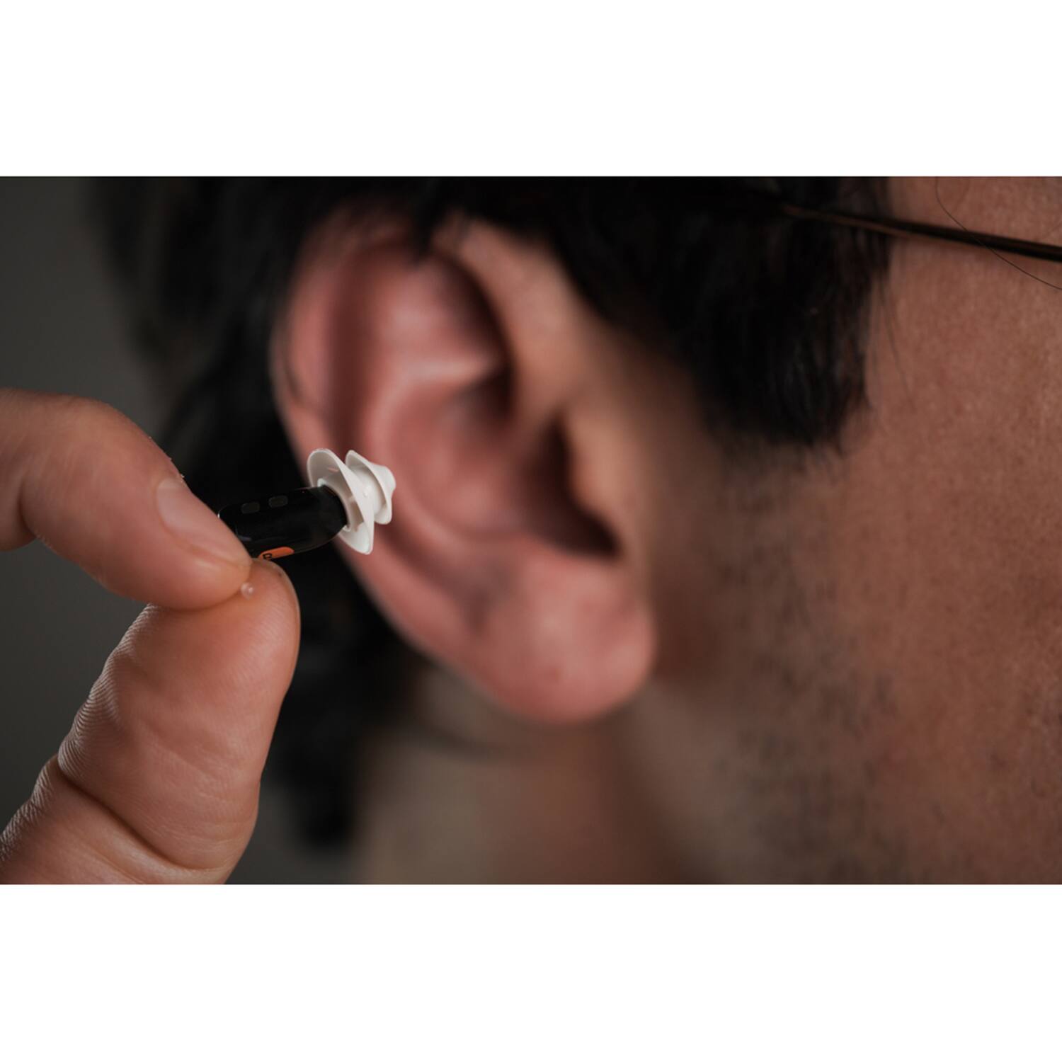 Angle. Zepp - Zepp Clarity E2164ov1q One Hearing Aids - Silver.