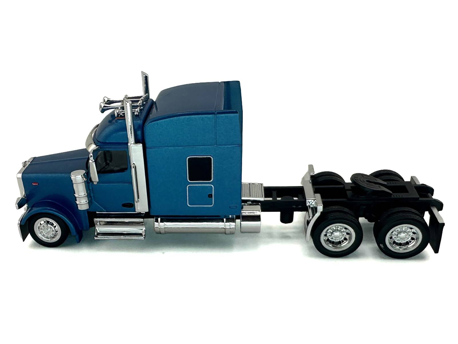Alt View 2. HO Logistics Replicas - Peterbilt 589 with Stand Up Sleeper Cab Blue Metallic 1/87 (HO) Scale Plastic Model Car by HO Logistics.