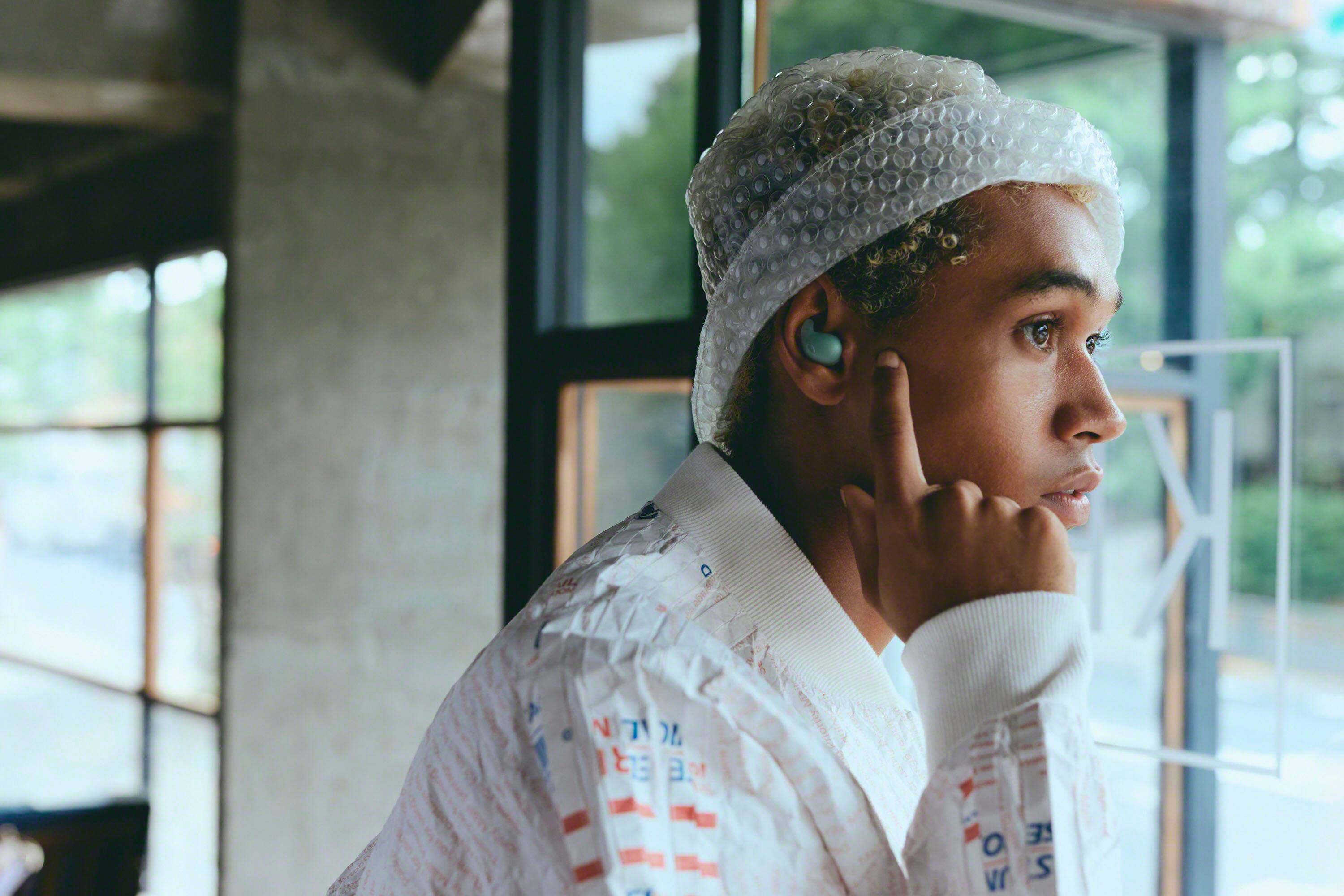 AHL 2067 N V O E KE O 3 vr S