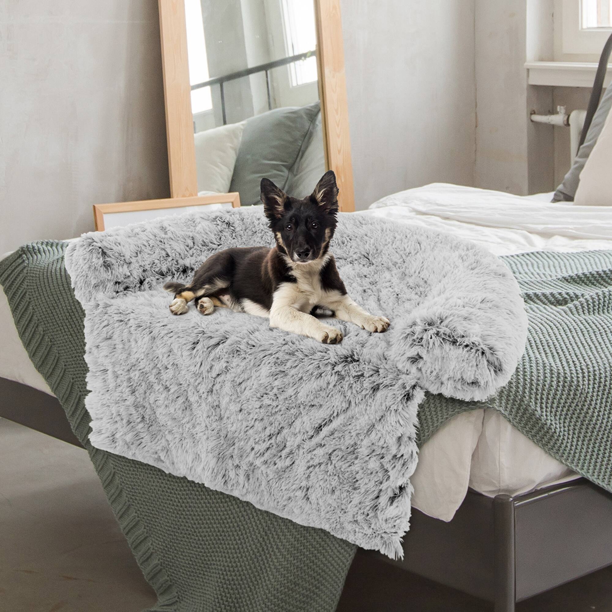 Alt View 3. Costway - Costway Plush Calming Dog Couch Bed with Anti-Slip Bottom Plush Mat for Medium Dogs & Cats - Gray.