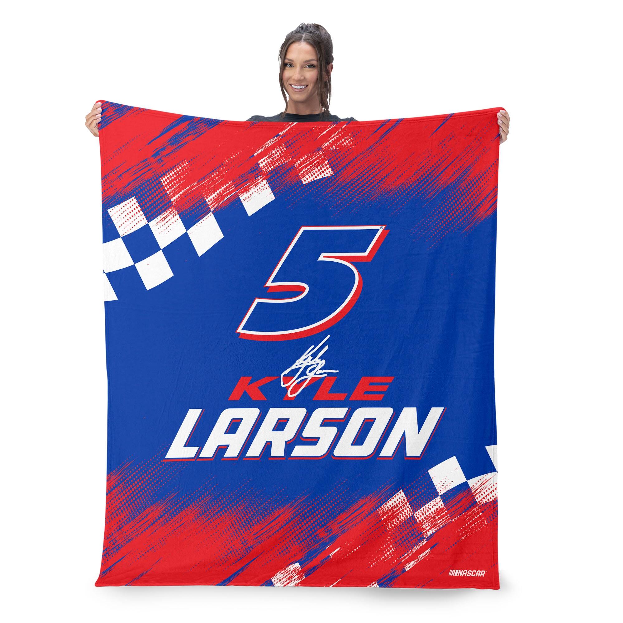 5  
KYLE LARSON  
NASCAR