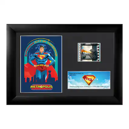 Sure, here is the corrected and grouped text from the image:
---
**Superman City of Tomorrow**
**Metropolis**
---
**Original Minicel PC6021 (551) Special Edition**
**Superman**
*Superman* and all related characters and elements © DC and Warner Bros. Entertainment Inc. (25)
---
