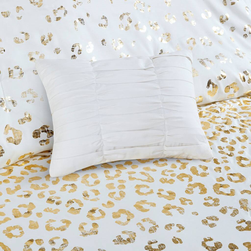 Alt View 3. Gracie Mills - Gracie Mills Amos Gold Leopard Metallic Duvet Cover Set - Ivory/Gold.