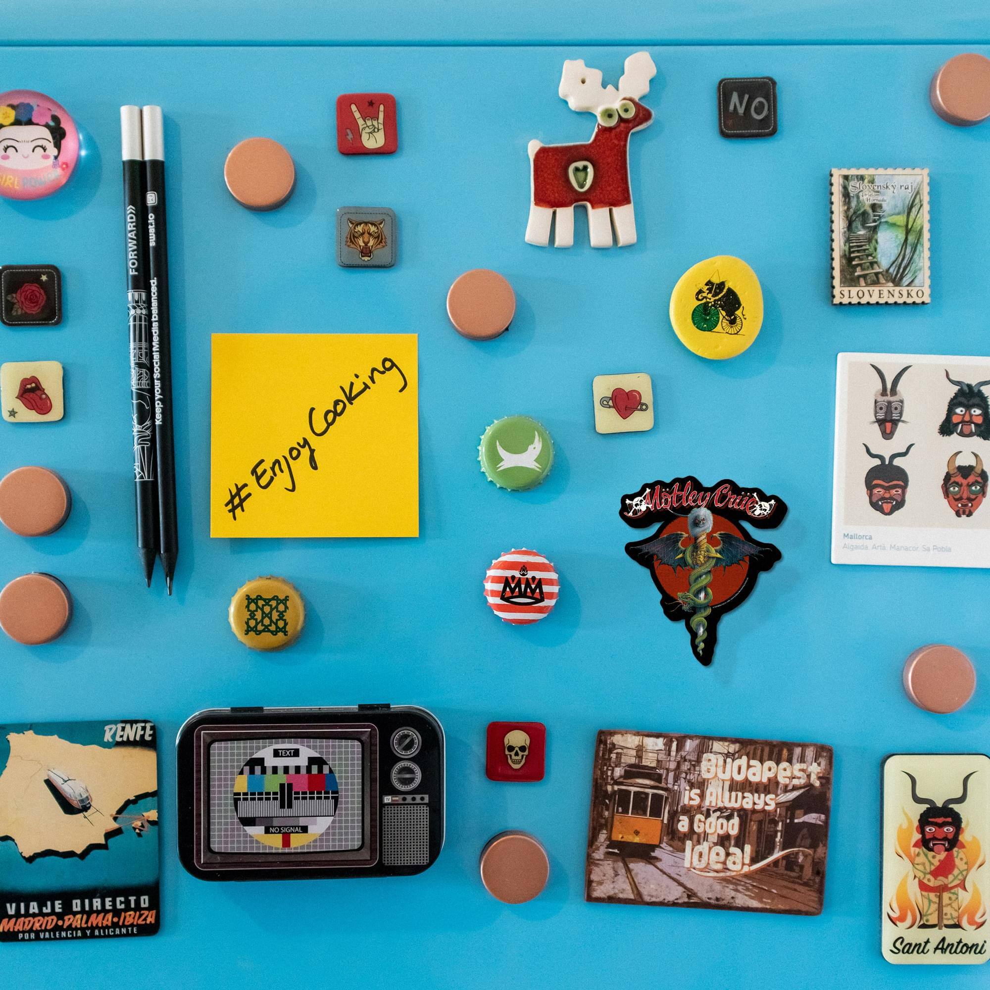 IRU ROLL FORWARD - LIO Dalenced: sode no dess Cooking # Enjoy NO Motley Crues Coir A Fa SLOVENSKO Mallorca Aignde Ank Marace ls Pubo d MM RENFE VIAJE DIRECTO MADRID MADRID-PALMA-IBIZA PRSENIA 1 BLICANTE P.R MAT NAA - Budapest is Always a Good Idea! Sant Antoni