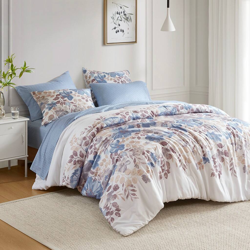 Alt View 1. Gracie Mills - Gracie Mills Doral 5-PC Bedroom-in-a-Bag - Blue.