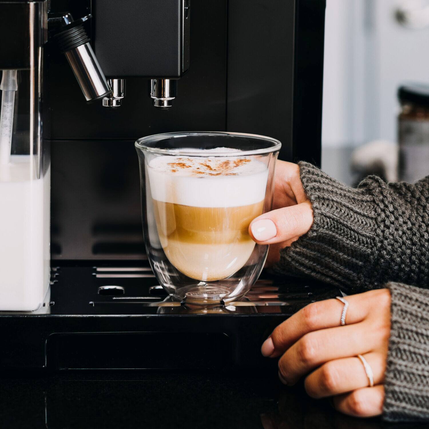 Alt View 6. De'Longhi - 6 Piece Glass Set - 2 Cappuccino (9.1 fl. oz.), 2 Cold Brew (10.1 fl. oz.), and 2 Thermal (16.2 fl. oz.) - No Color.