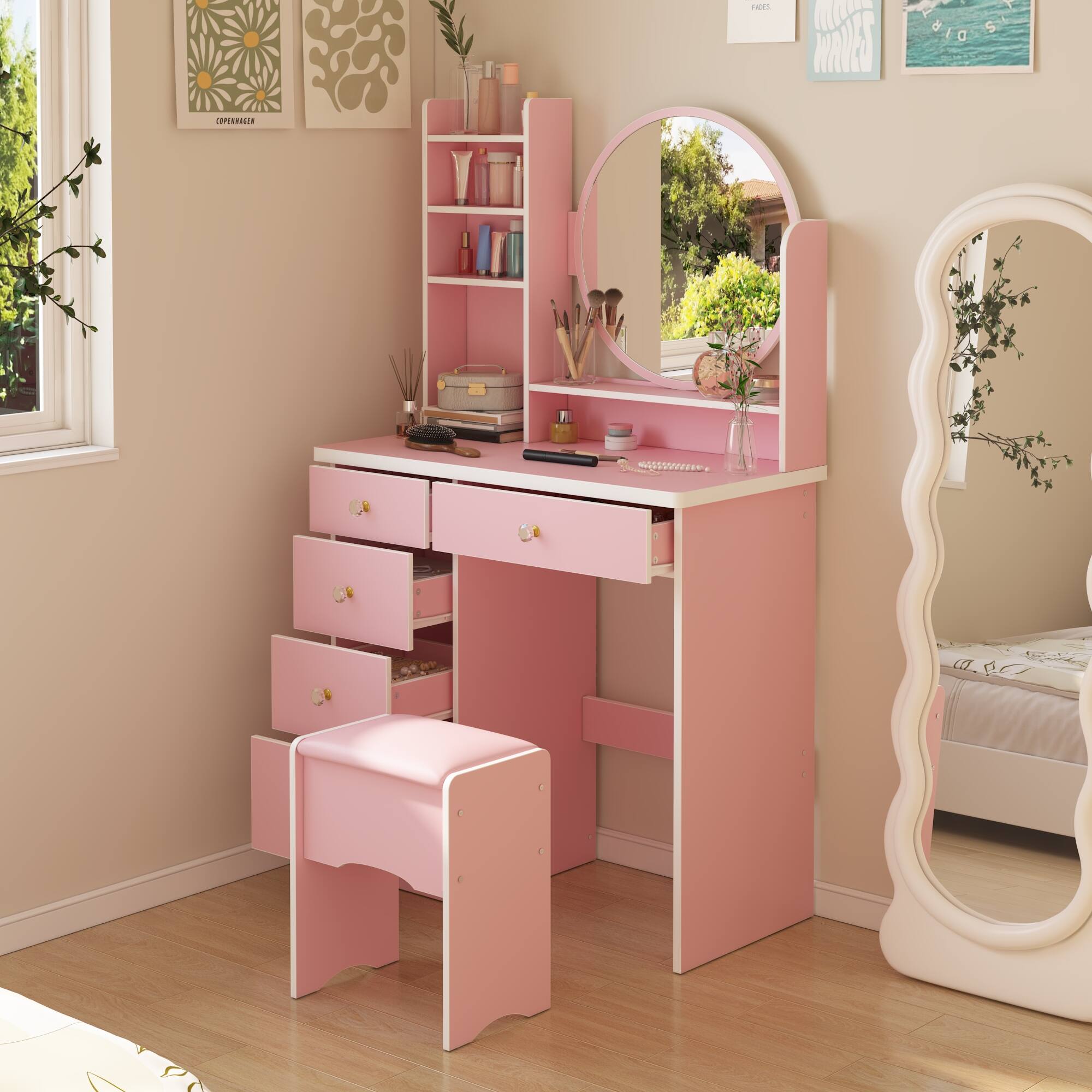 The text in the image is "TAS MT S M EPIRILIE." It appears to be a mix of letters and numbers, possibly a code or a jumbled message. Without additional context, it's difficult to determine its meaning or purpose.