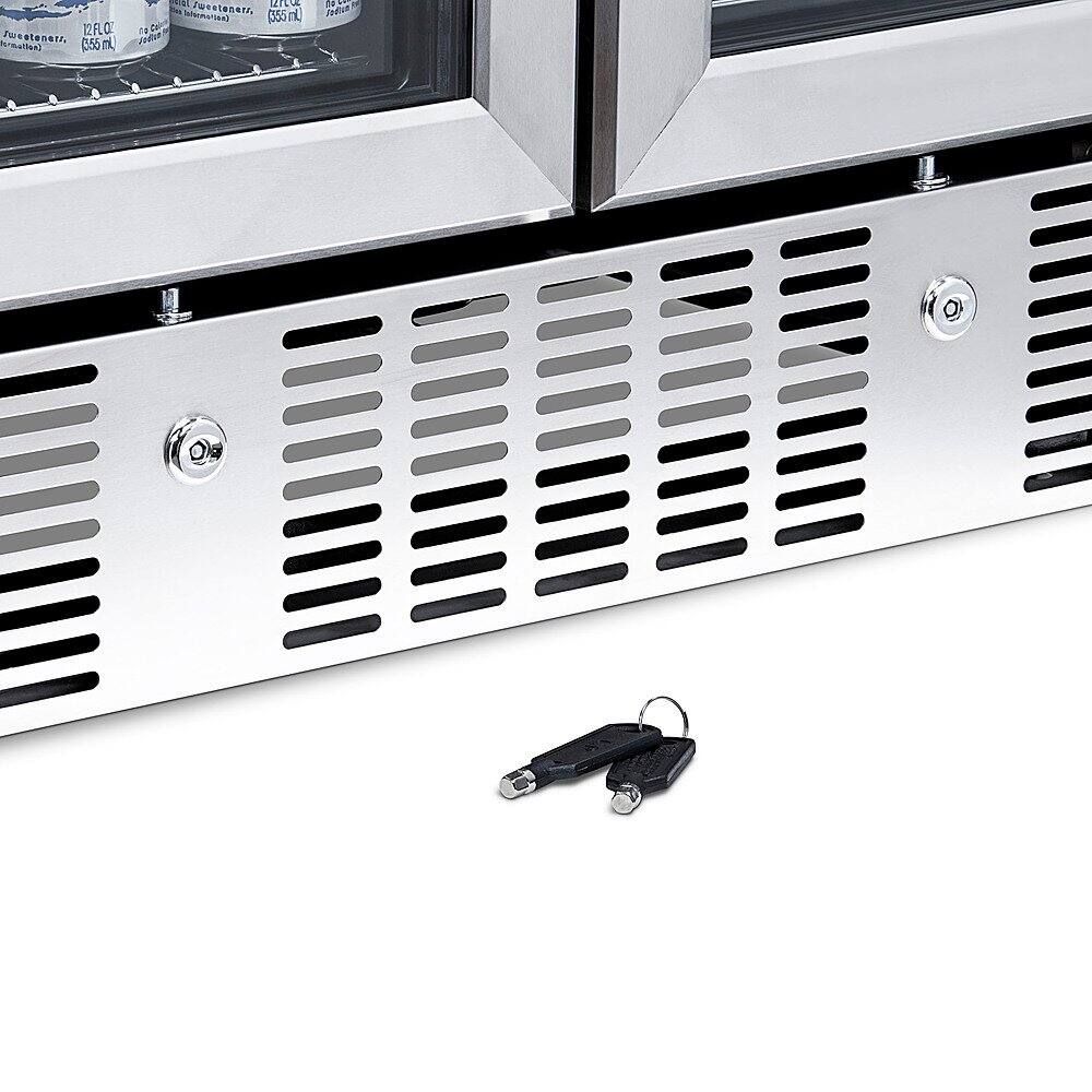 The text on the image reads: "J LFLO Swestenerr, (55ml) (eaflum I RILA uee m Dat 355 18 Cal RH REN DV No." This text is in a foreign language and does not provide any useful information about the image of the refrigerator.