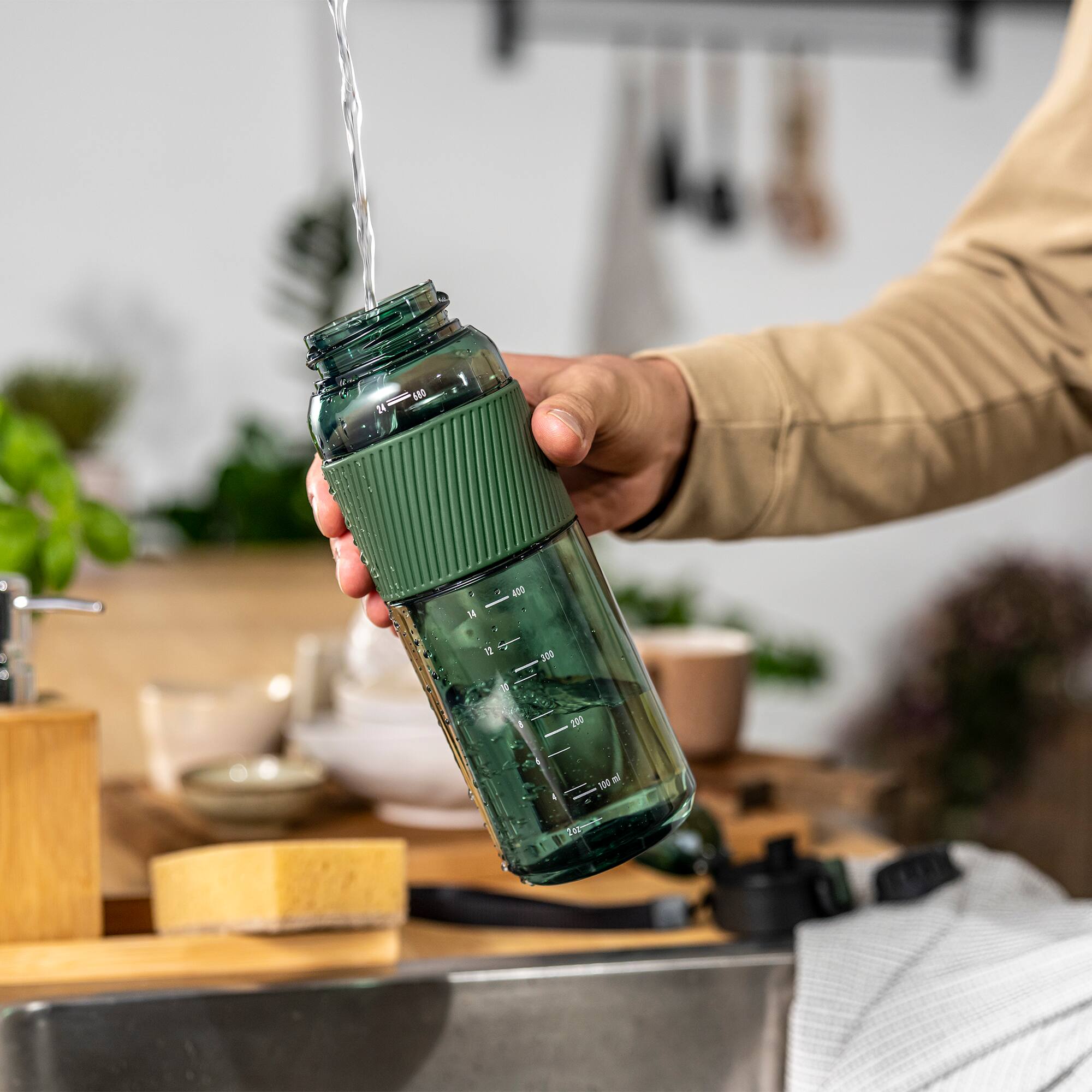 680 ml  
14 4 + 400 - 300 ml  
1 200 - 100 ml