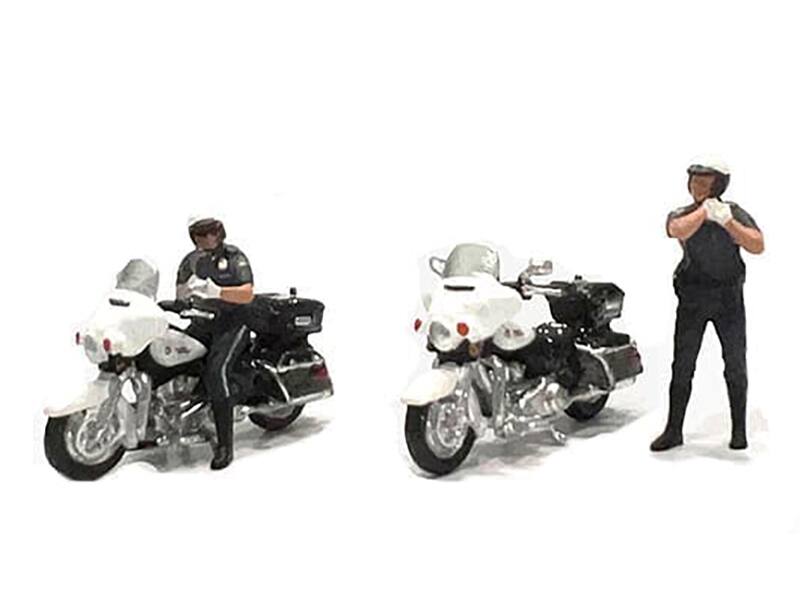 Angle. American Diorama - "Speed Cop" 4 piece Diecast Figure Set (2 Figures 2 Motorcycles) Limited Edition for 1/64 Scale - Multi.