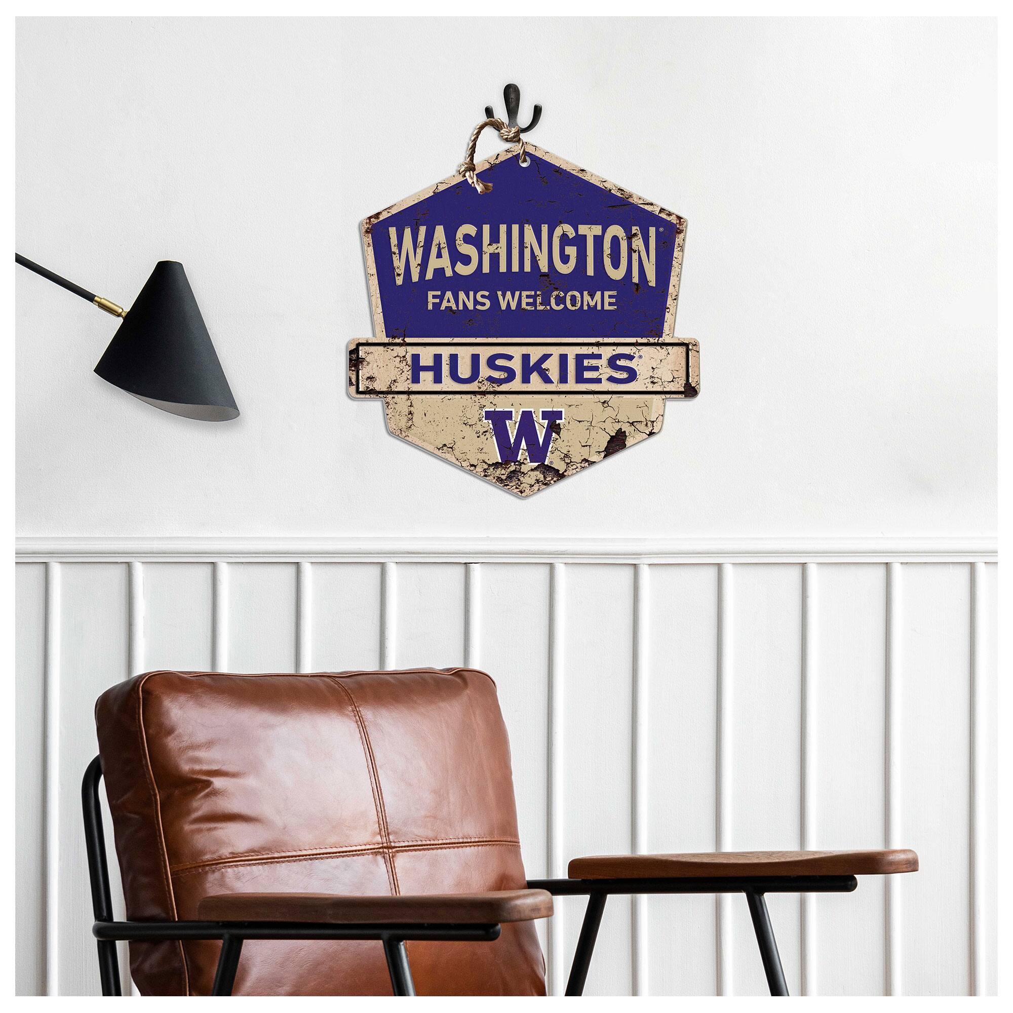 WASHINGTON FANS WELCOME HUSKIES W