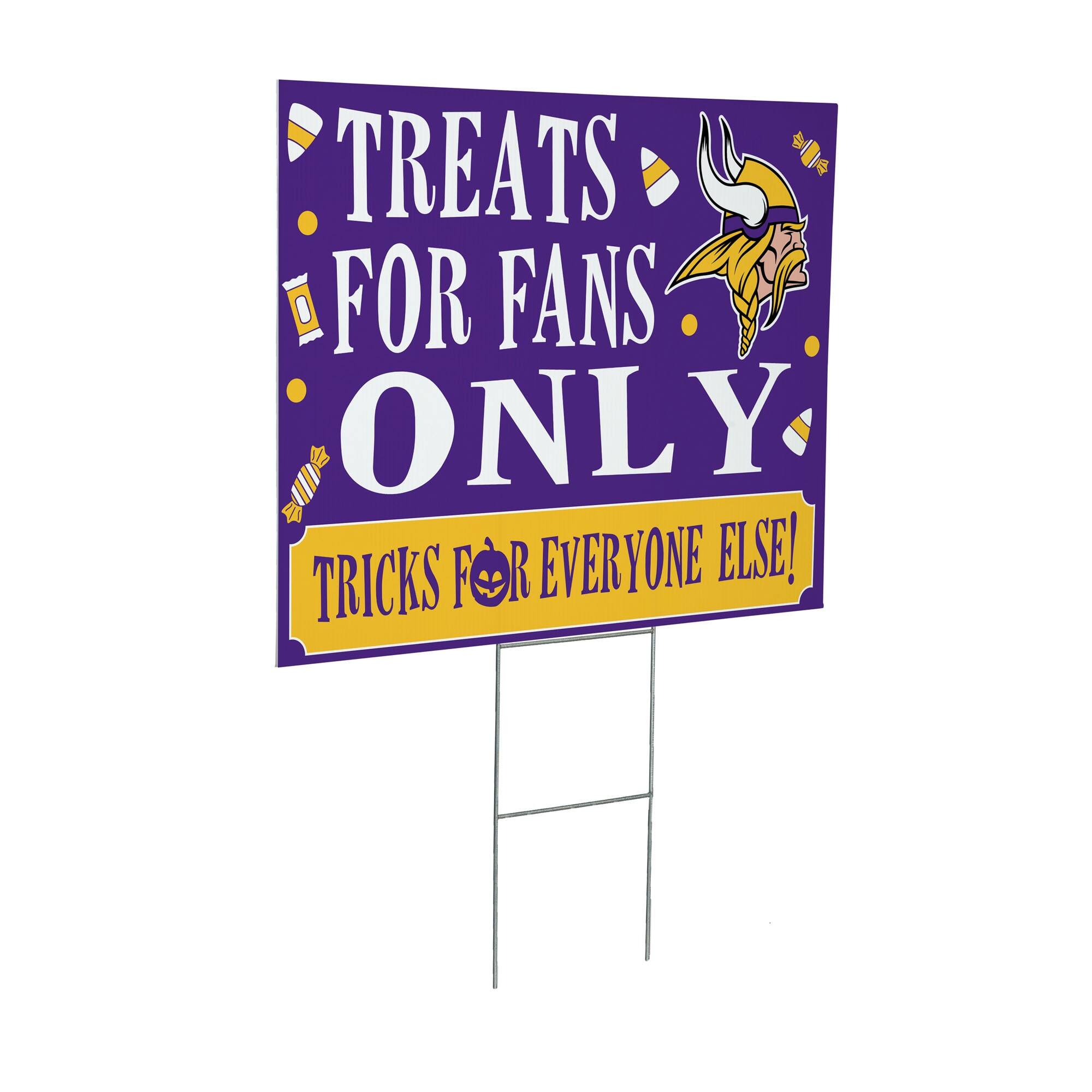 TREATS FOR FANS ONLY  
TRICKS FOR EVERYONE ELSE!