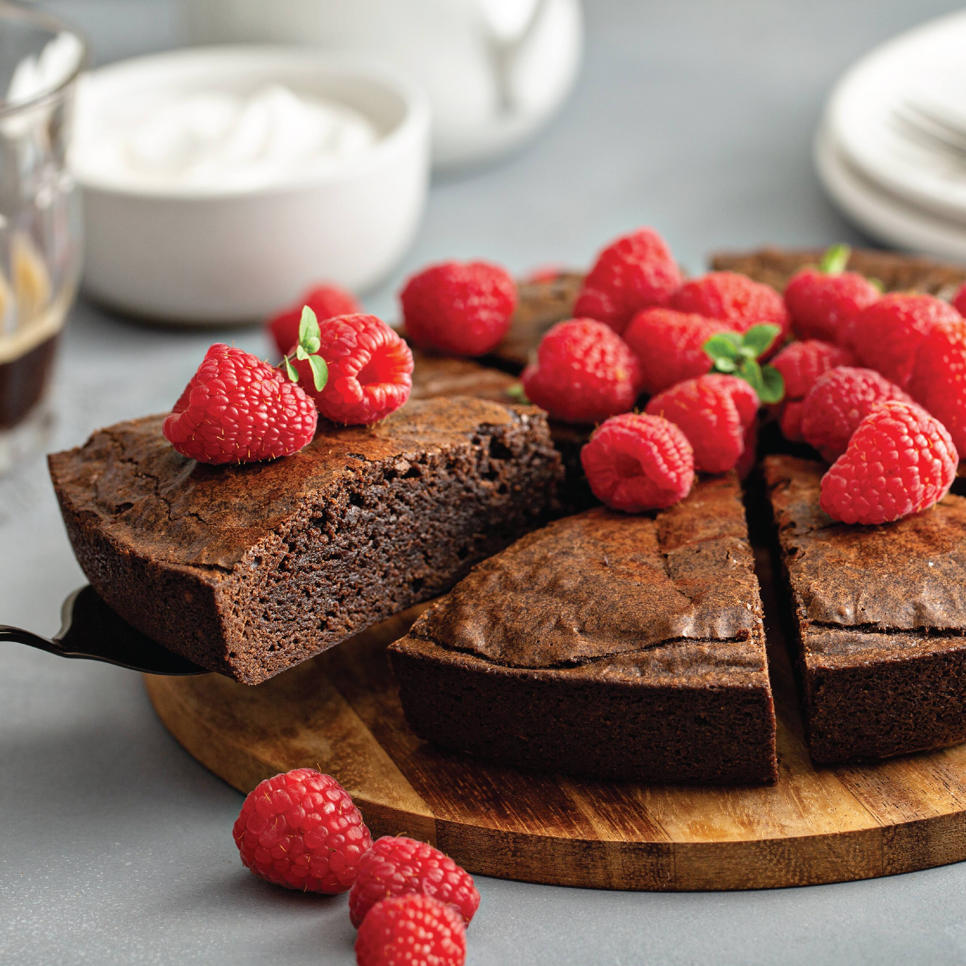 Back. Baker's Secret - Baker's Secret Round Pan Non-stick  9.4"x2"x9.4" Essentials Line Carbon Steel - Dark Grey.