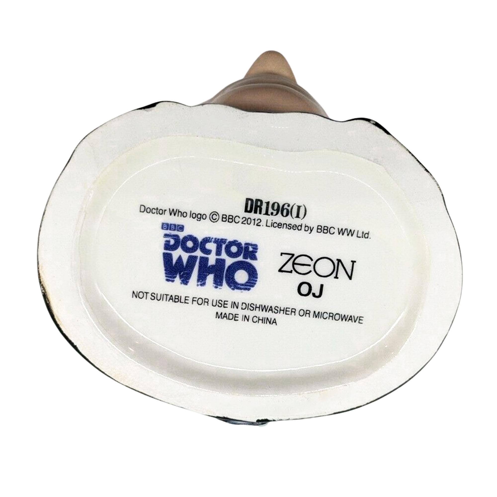Doctor Who logo © BBC 2012. Licensed by BBC WW Ltd.  
DR196(I)  
BBC  
DOCTOR WHO  
ZEON OJ  
NOT SUITABLE FOR USE IN DISHWASHER OR MICROWAVE  
MADE IN CHINA