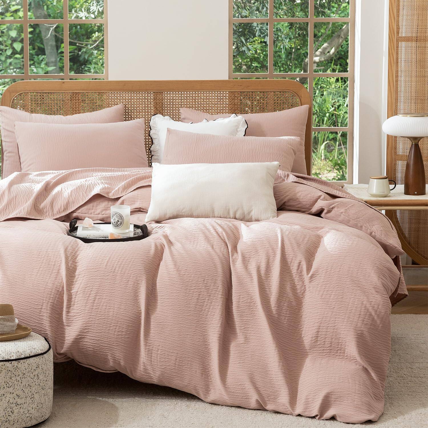 Left. PO3TICJUNKI3 - King Duvet Cover Dusty Luxury Soft Doublelayer Crinkle Gauze 3 Pieces Bedding For Allseason Breathable With - White Striped (No Comforter)-Queen (90" x 90").