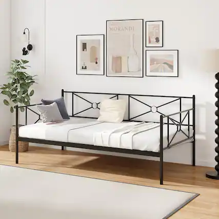 GIOGIO MORANDI
A Retrospective