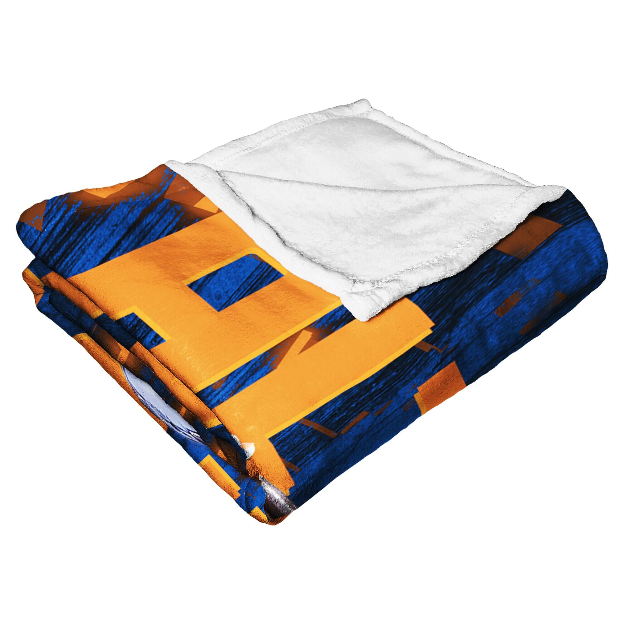 Alt View 3. Northwest - Jose Altuve Houston Astros 50" x 60" Silk Touch Throw Blanket - Multicolor.