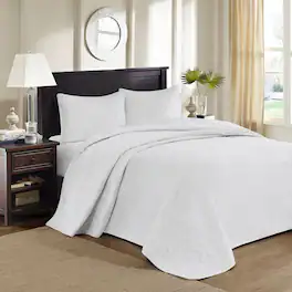 Gracie Mills - Sandy Reversible Bedspread Set with Classic Stitch Pattern - White