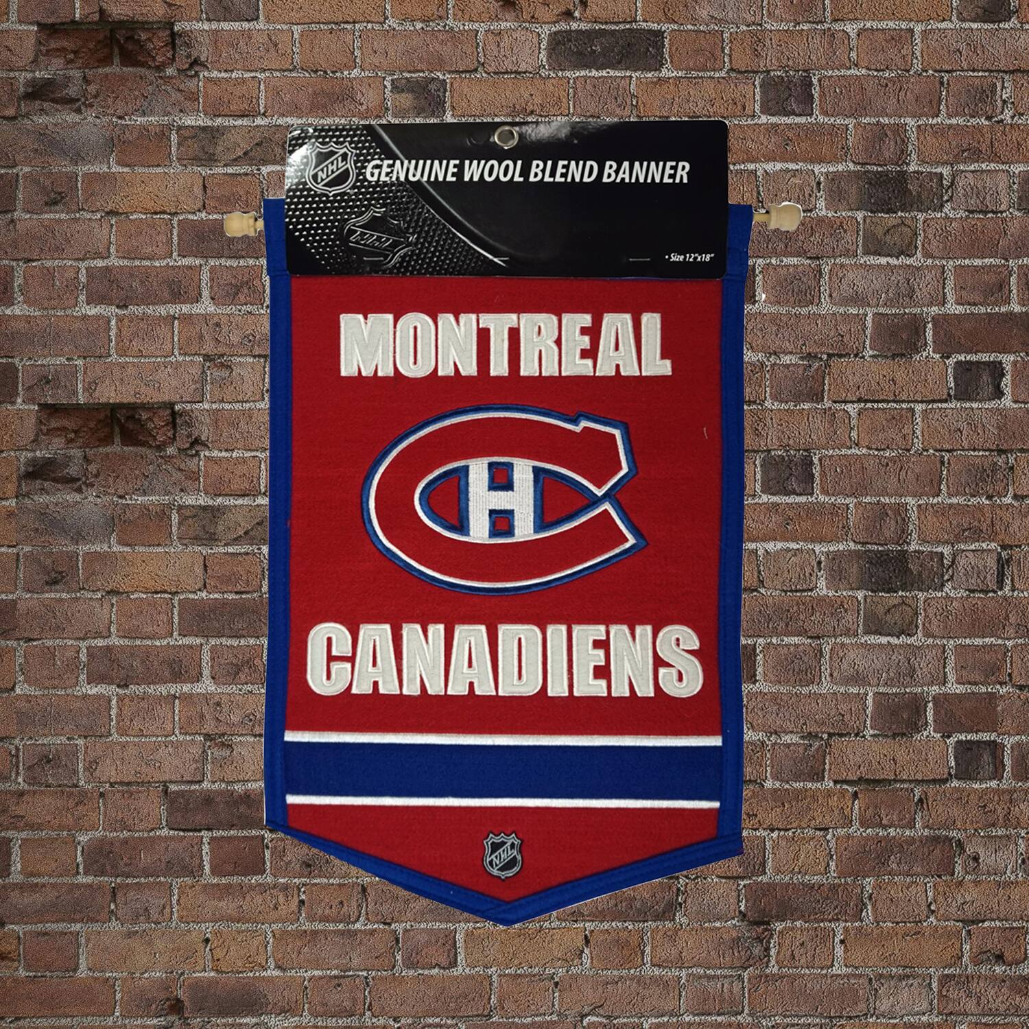 Genuine Wool Blend Banner  
Size 27" x 51"  

MONTREAL  
CANADIENS