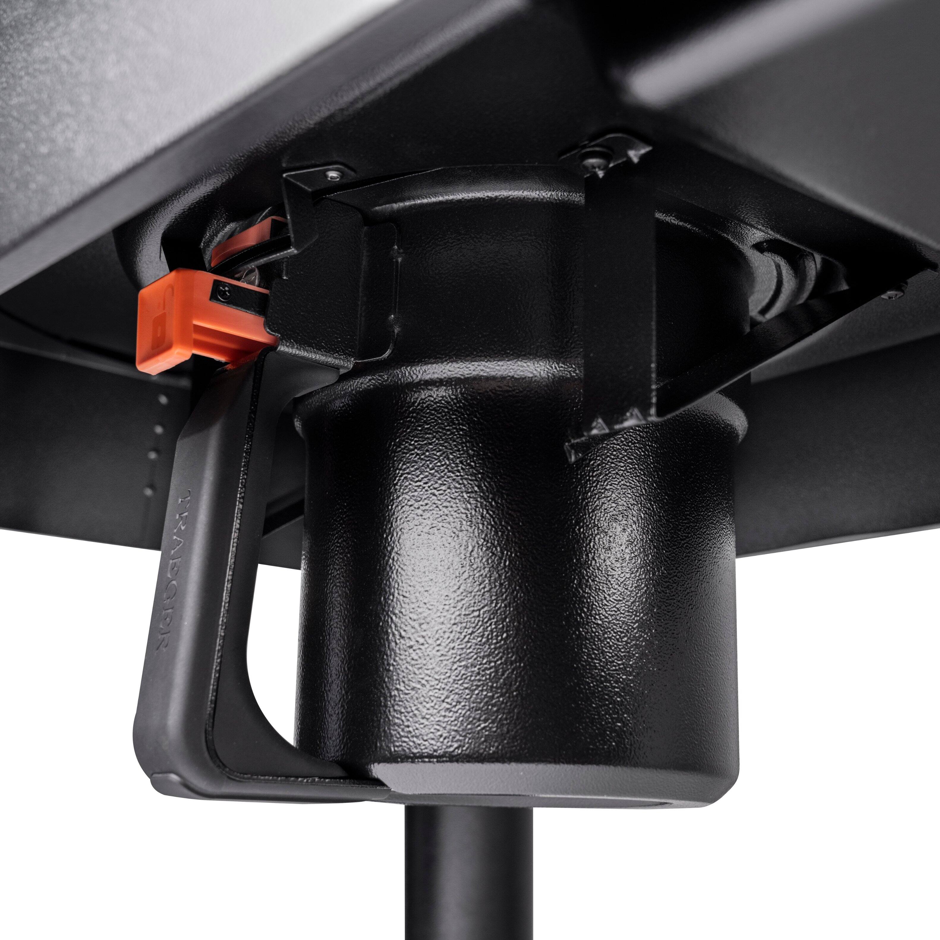 Alt View 1. Traeger Grills - Ironwood XL Pellet Grill - Black.