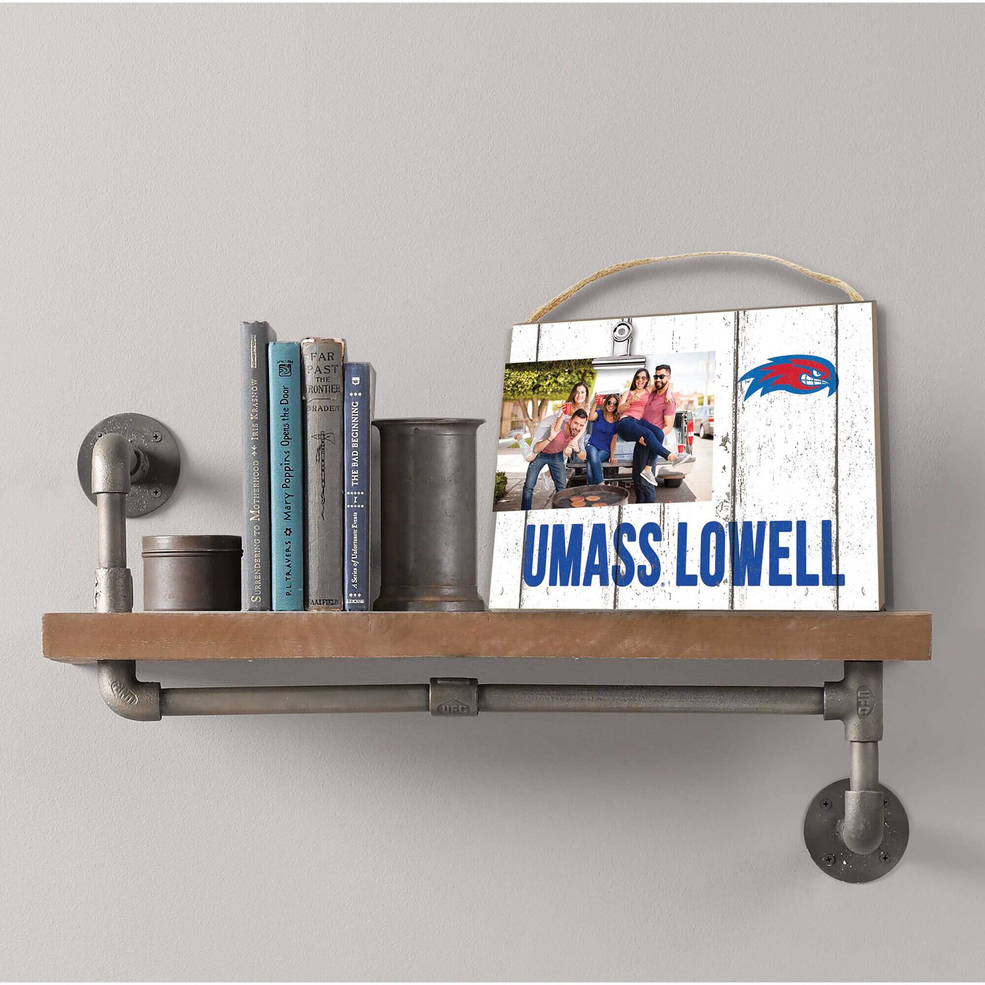 ALOISEYEN: P SURLENDERIO S Door the Open Popper Mary o PLTR.ATEAS PAR AST THE OUETIE E SAME RECINMING BAD THE Enan r + ! I UMASS LOWELL UEG B