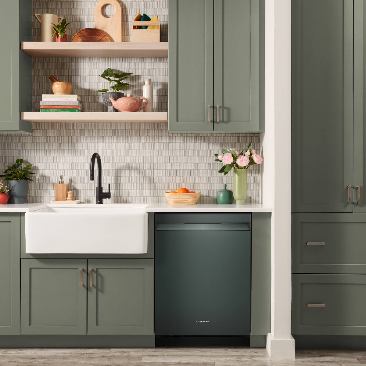 - MAU - OVINO - - I - 1 NAAAAI