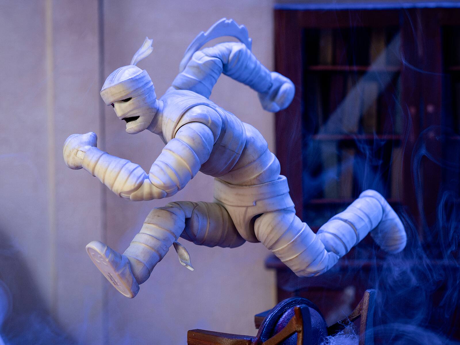 Back. Jada - Ankha 7" Moveable Figure with Accessories and Alternate Head and Hands "Scooby-Doo!" Franchise Model by Jada - White.