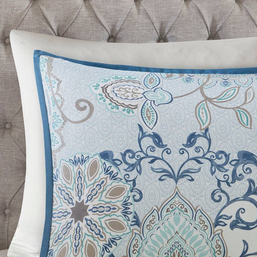 The text on the image is:

"000 DHND p"