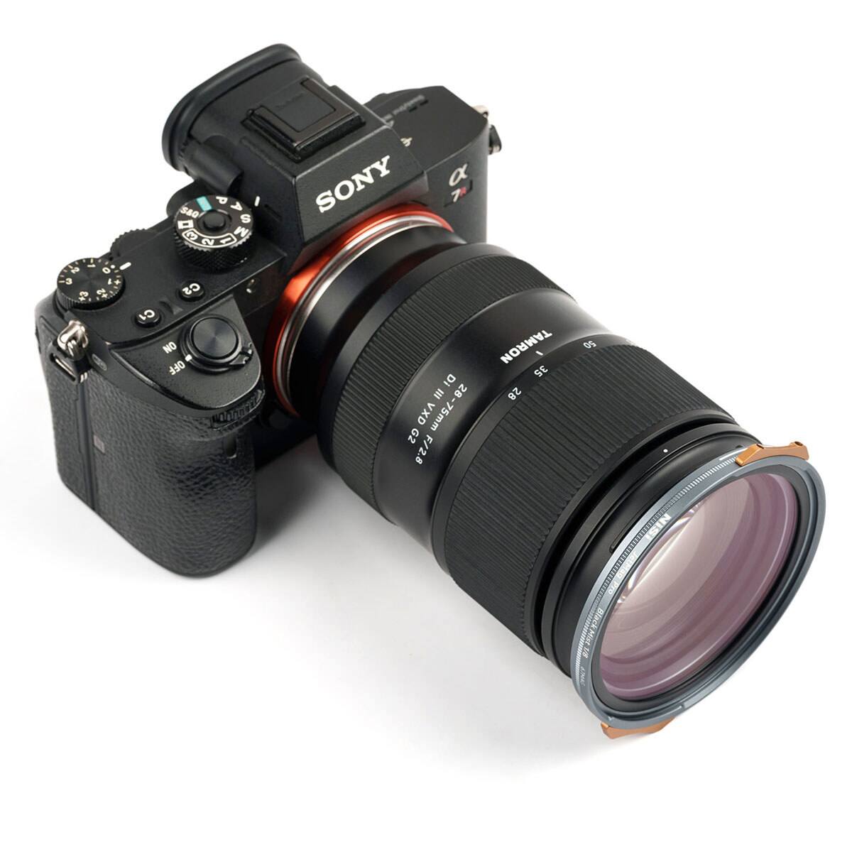 P 3A0, 6 3 M - SONY a 7 N0 O e e e d CS NO OFF elat TAMRON 35 Di 28 VXD 28-75mm G2 F/2.8 05 Black