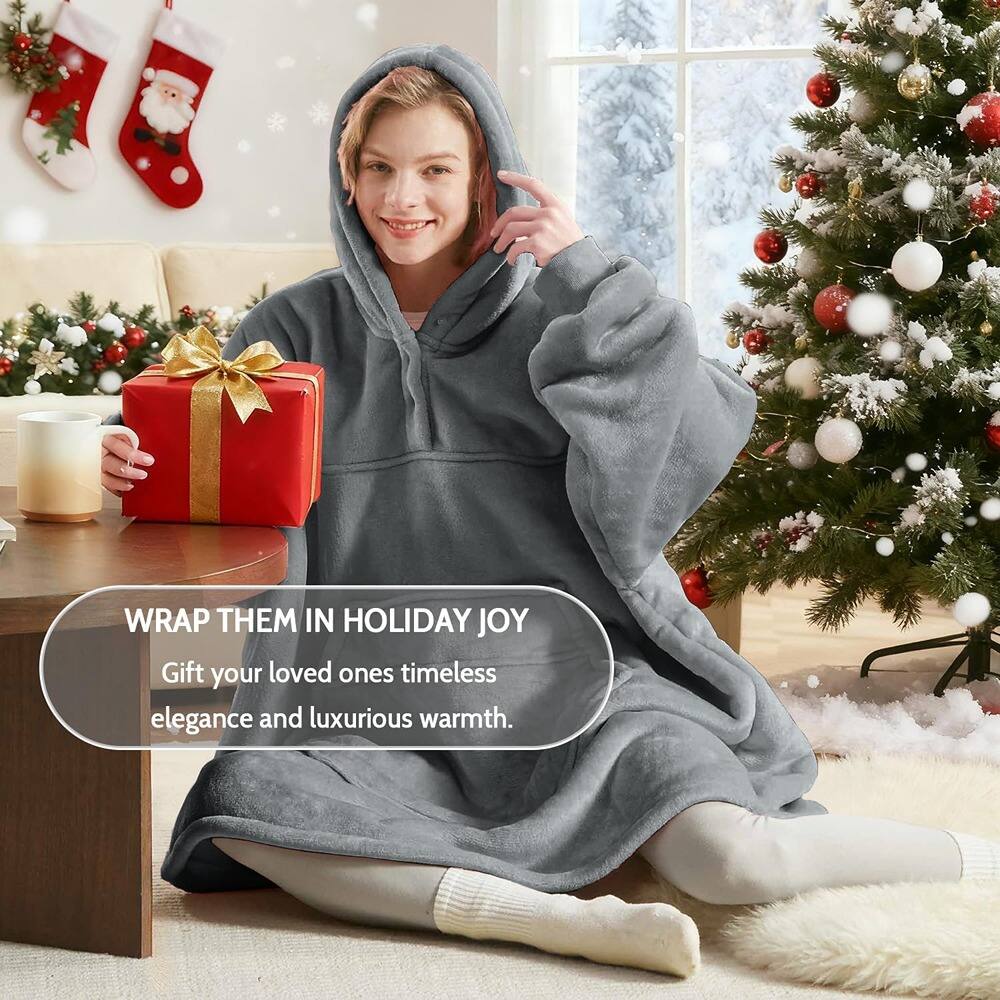 WRAP THEM IN HOLIDAY JOY  
Gift your loved ones timeless elegance and luxurious warmth.