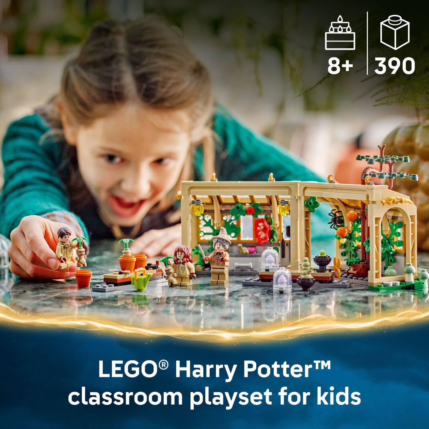 8+ 390 R LEGO Harry Potter™ classroom playset for kids