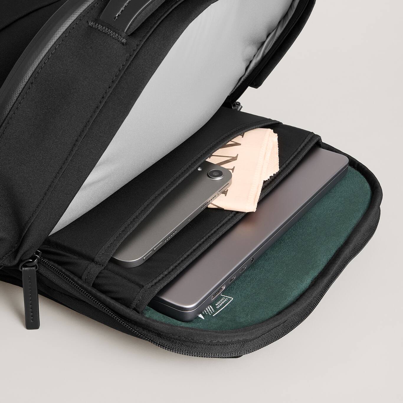 The text on the image reads:

"nn_o_ne   'Illamm Uoanns"