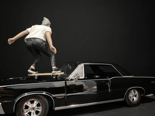 Angle. American Diorama - Skateboarder Figurine II for 1/24 Scale Models by American Diorama - Multi.