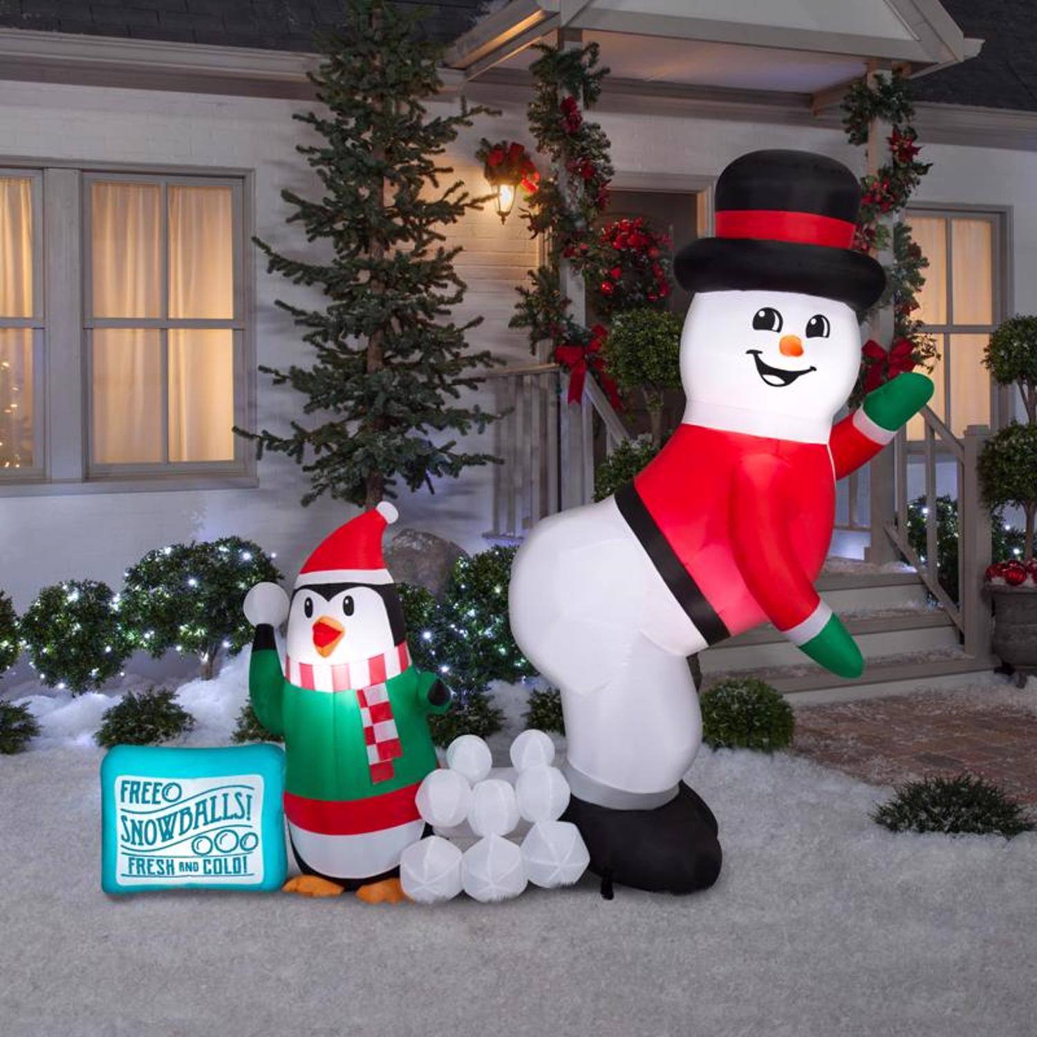 FREEO SNOWBALLS! FRESH AND COLD!