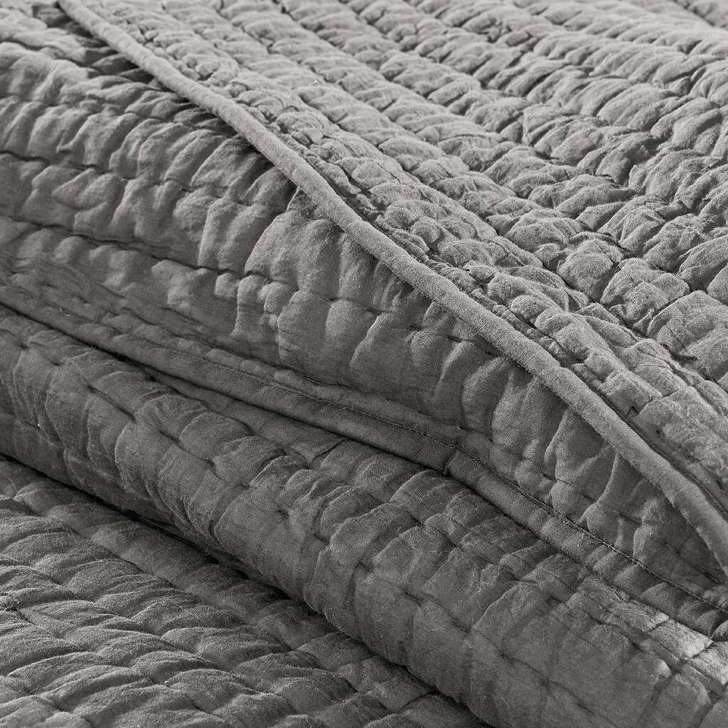Alt View 5. Gracie Mills - Gracie Mills Rogelio Hand-Quilted Channel Stitching Cotton Quilt Set - Grey.