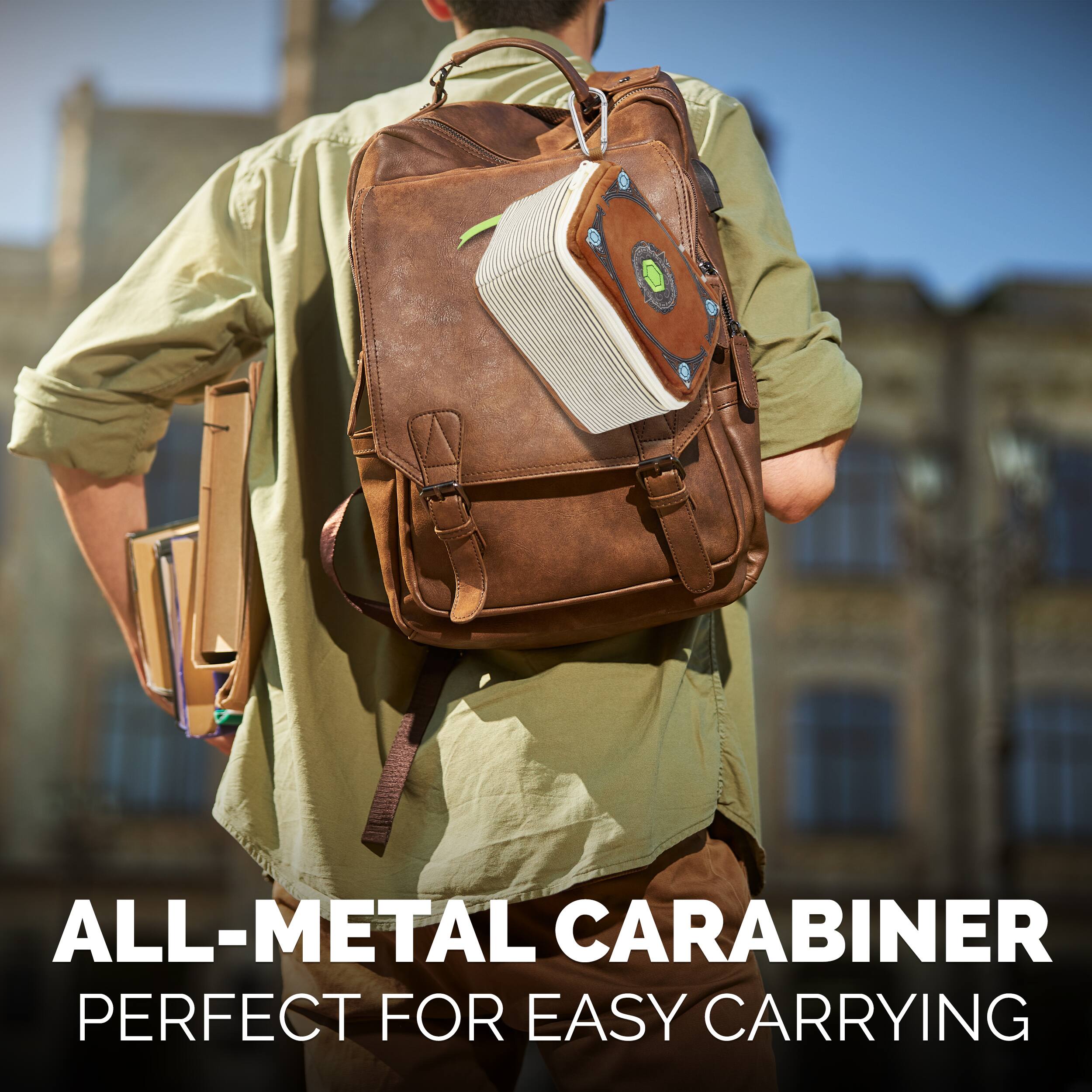 ALL-METAL CARABINER  
PERFECT FOR EASY CARRYING
