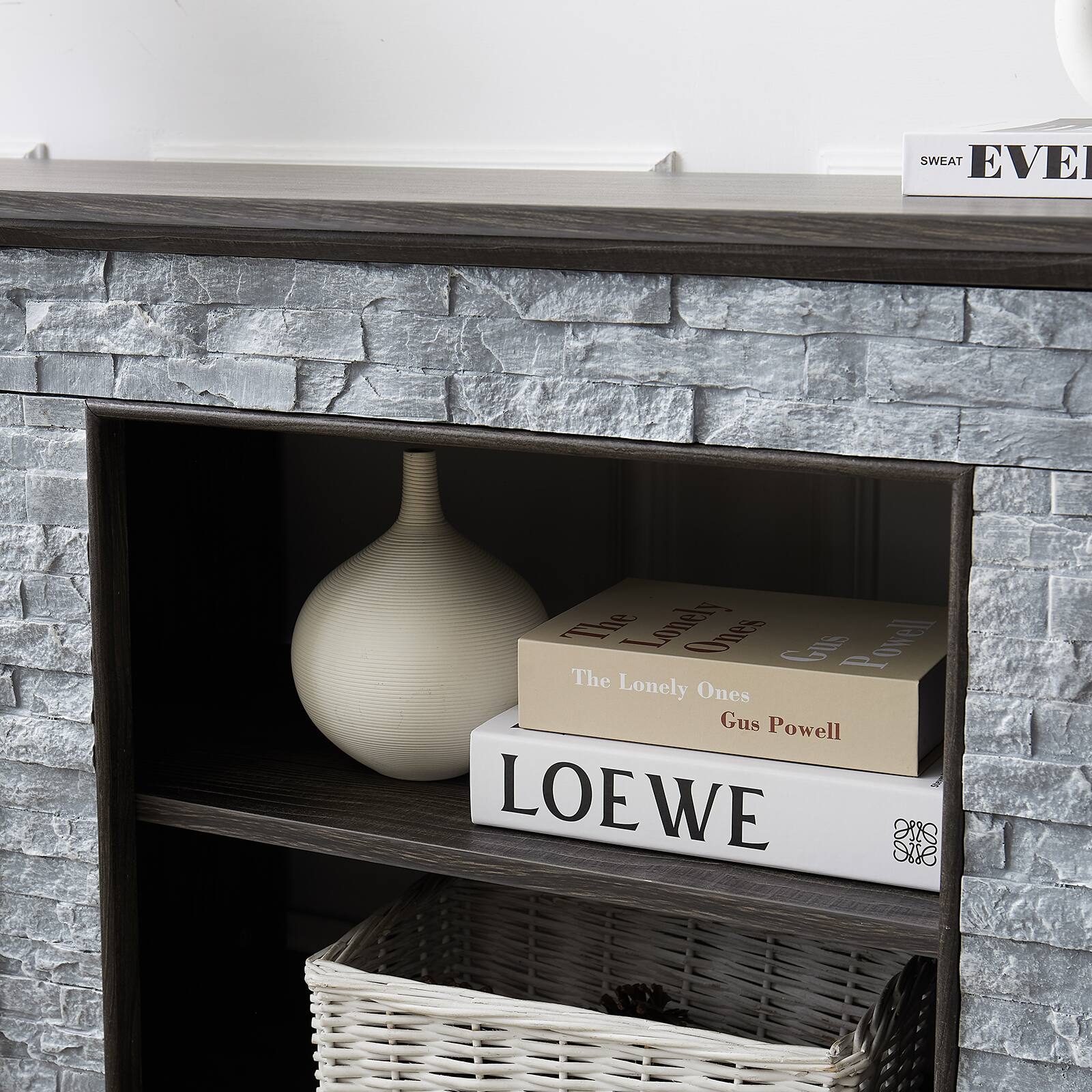 SWEAT EVE  
The Lonely Ones Gus Powell  
LOEWE