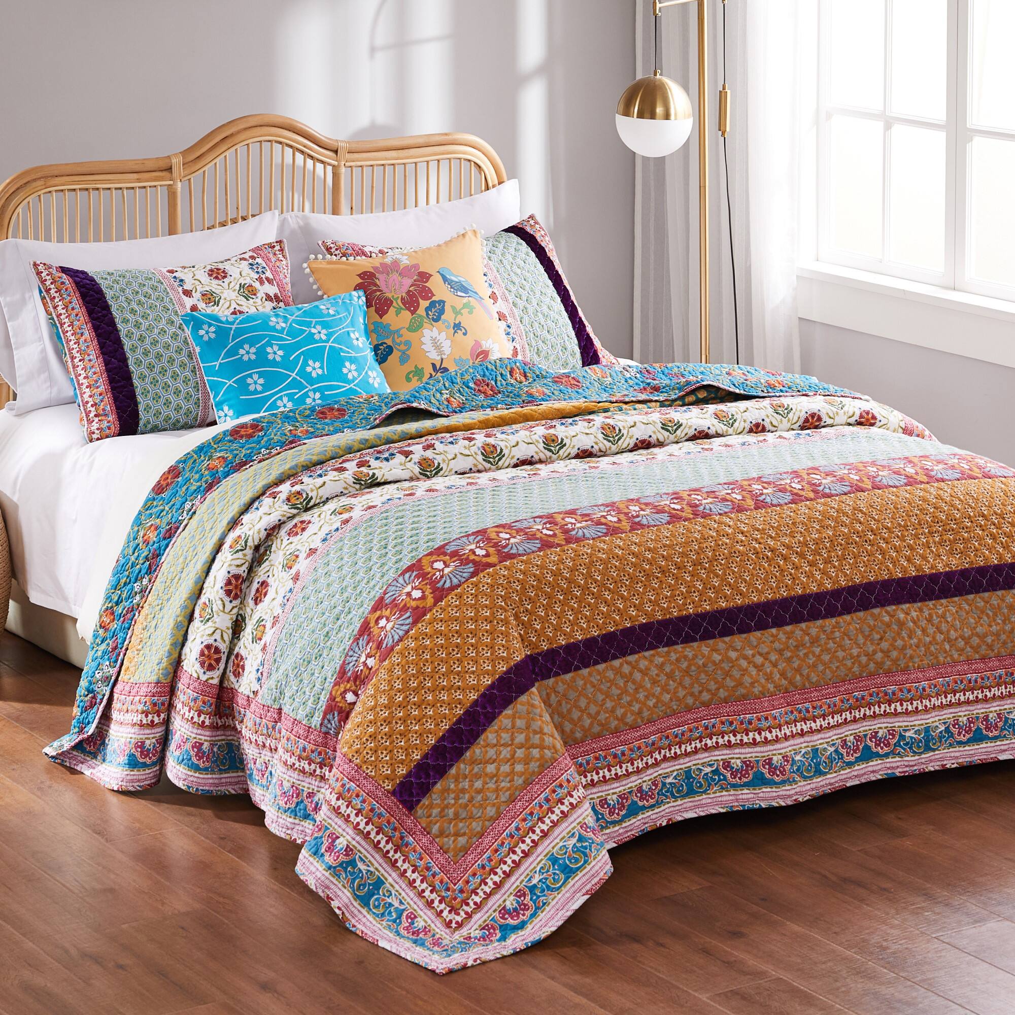 Angle. BreeBe - Thalia Bonus Set - 4 Piece Twin/XL - Tango.