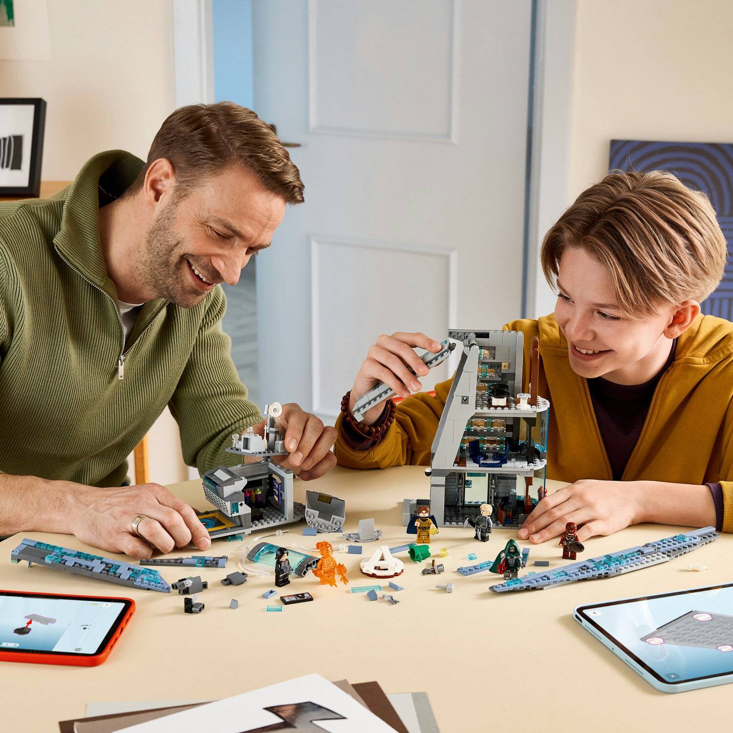 Alt View 12. LEGO - Marvel Avengers: Doomsday New Avengers Tower 76352.