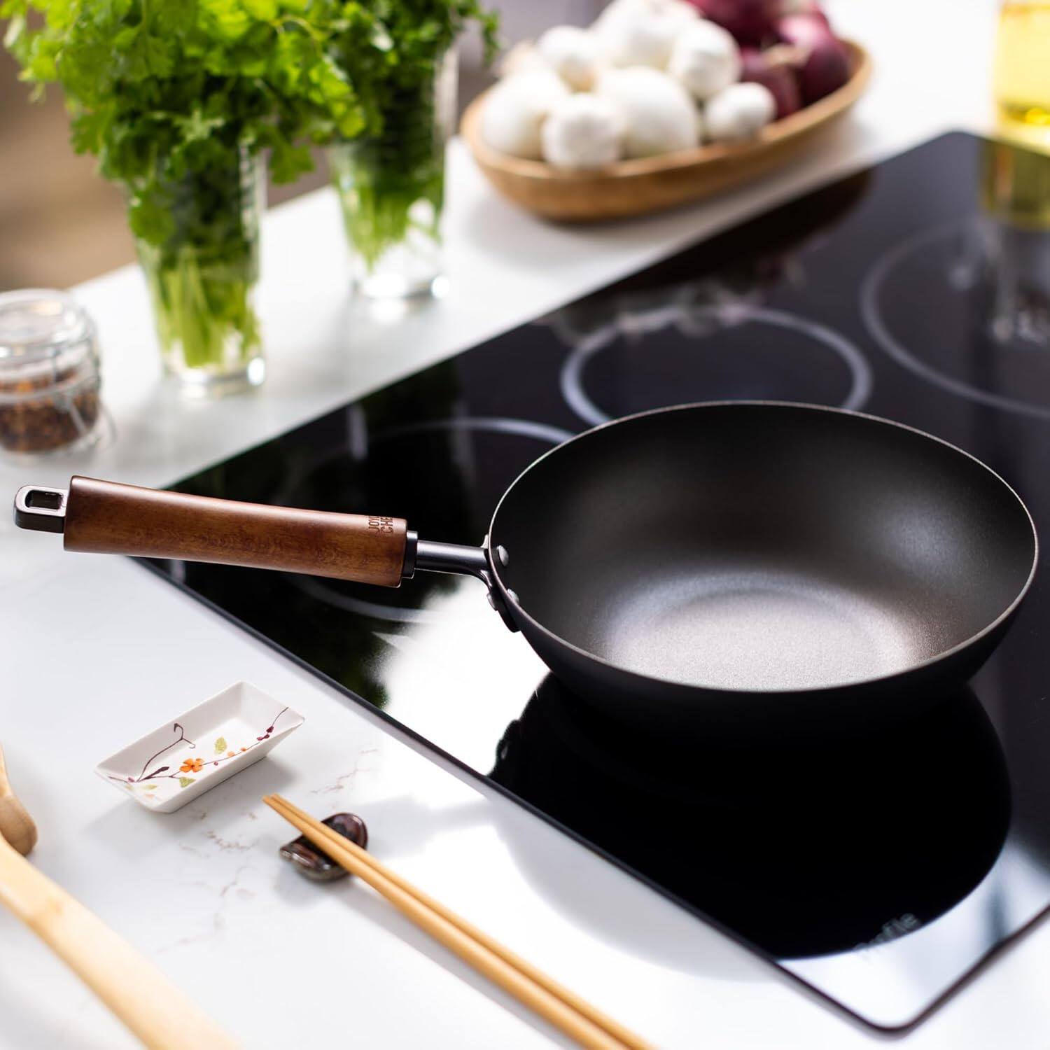 Alt View 9. Escali - Joyce Chen Classic Series 9.5-Inch Carbon Steel Preseasoned Stir Fry Pan - Black.