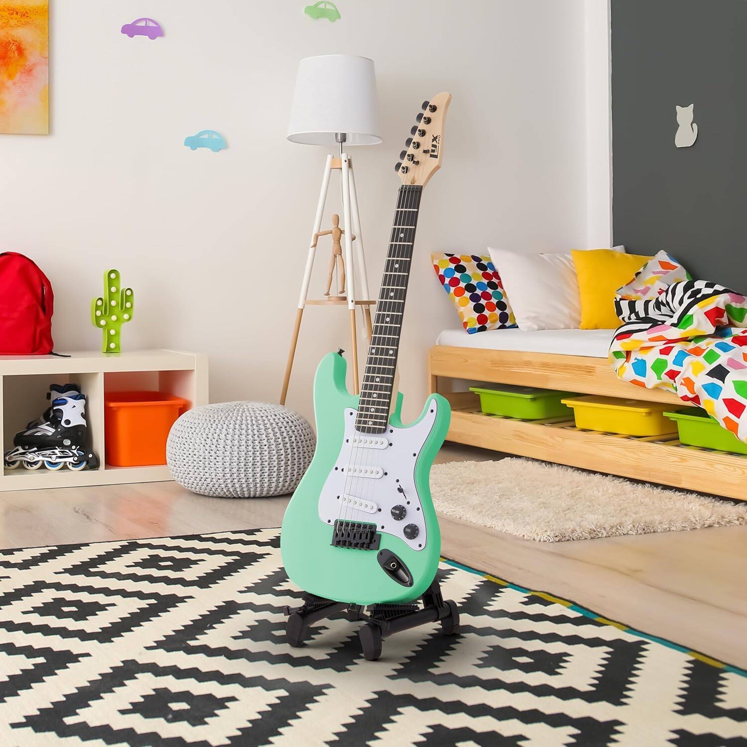 Alt View 7. Lyxpro - CS 36” Beginner Electric Guitar Kit with Amp Cable, 6 Picks & Learner’s Guide - Green.