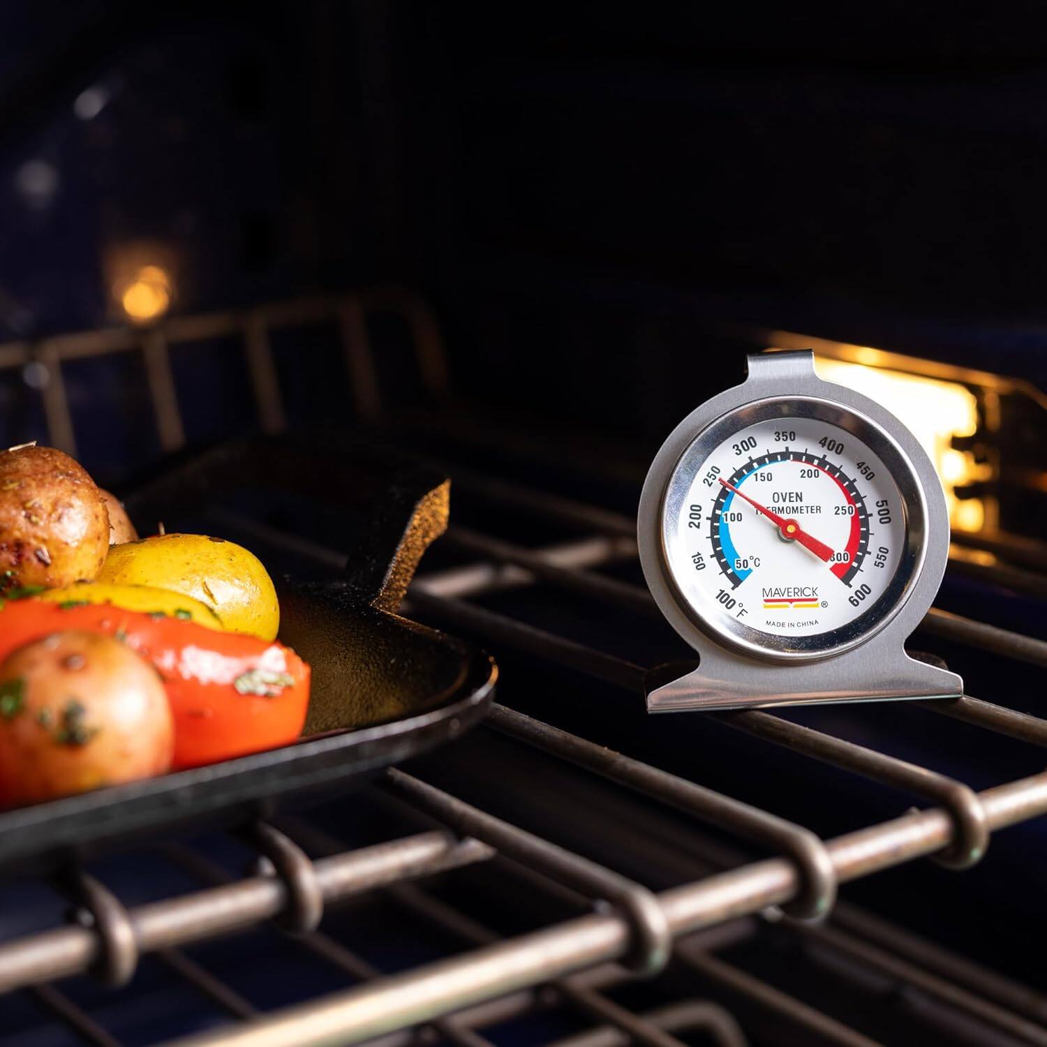 350 300 400 250 150 200 450  
OVEN THERMOMETER  
250 500 200 100 150  
°C  
0 550 50  
MAVERICK  
600 100  
°F  
MADE IN CHINA