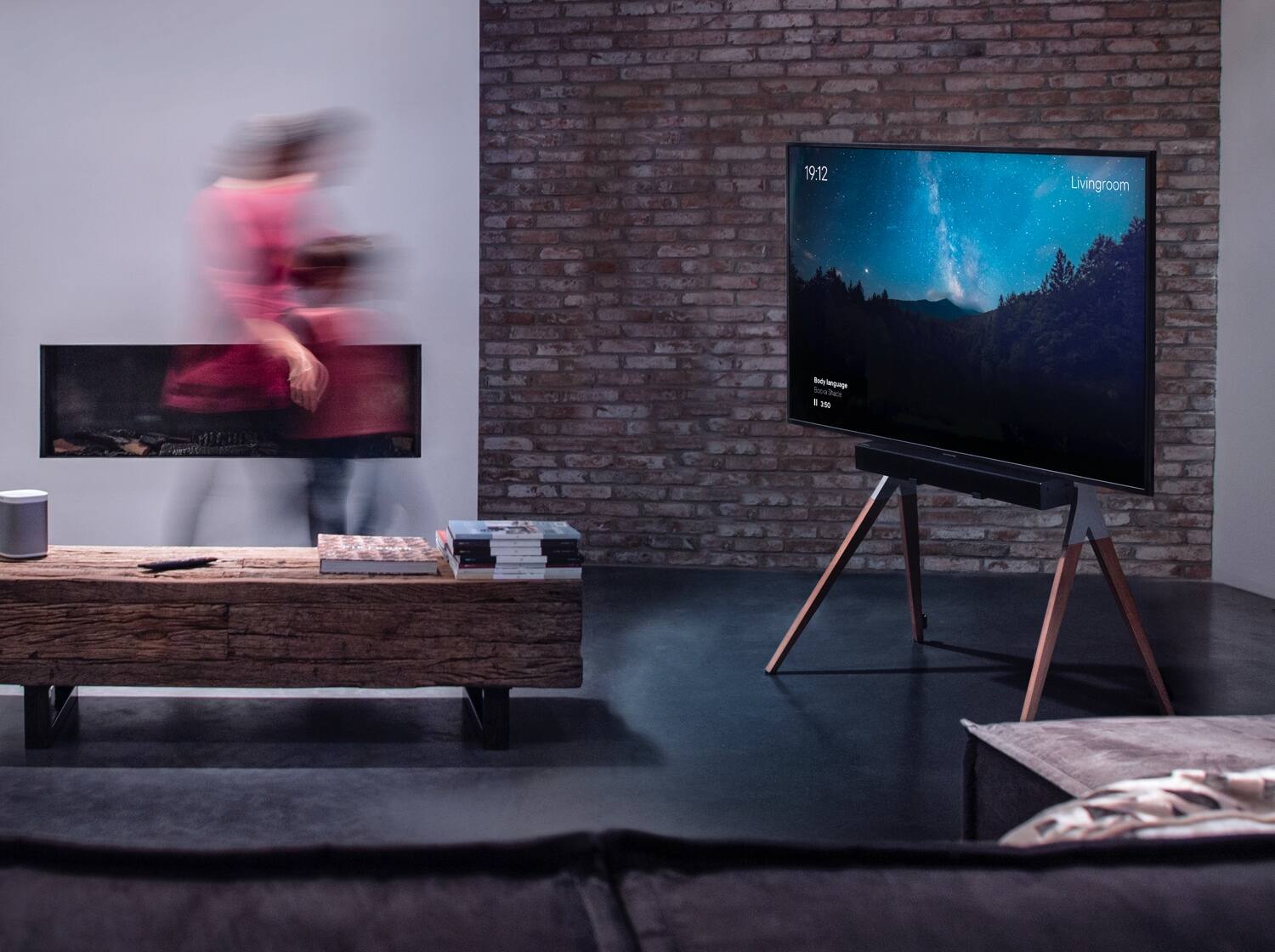 19:12  
Livingroom  

Body language  
BBC Two  
11 300